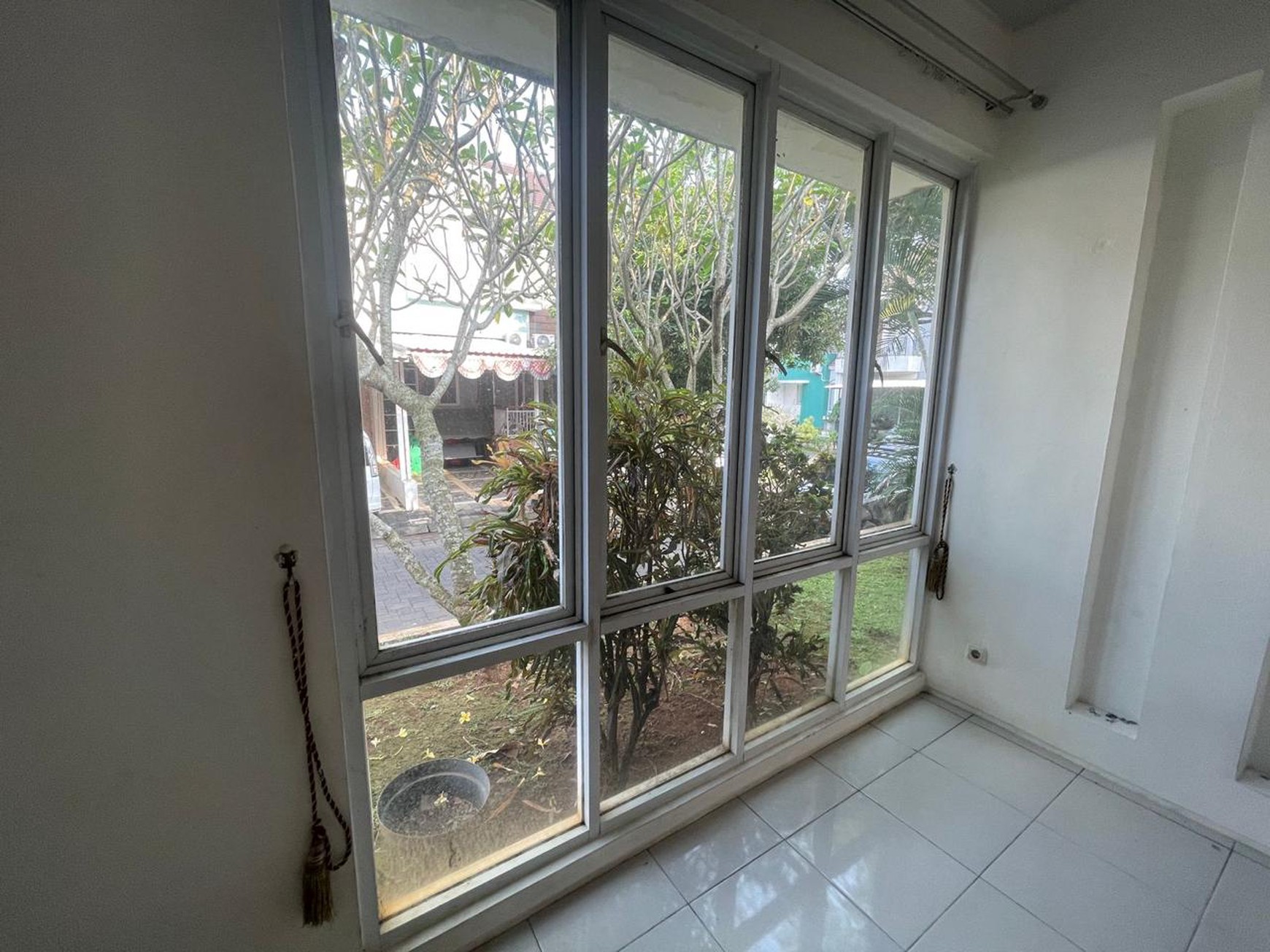 Di Jual Rumah 1 lantai di Komplek grand matoa Besar dan Bebas Banjir
