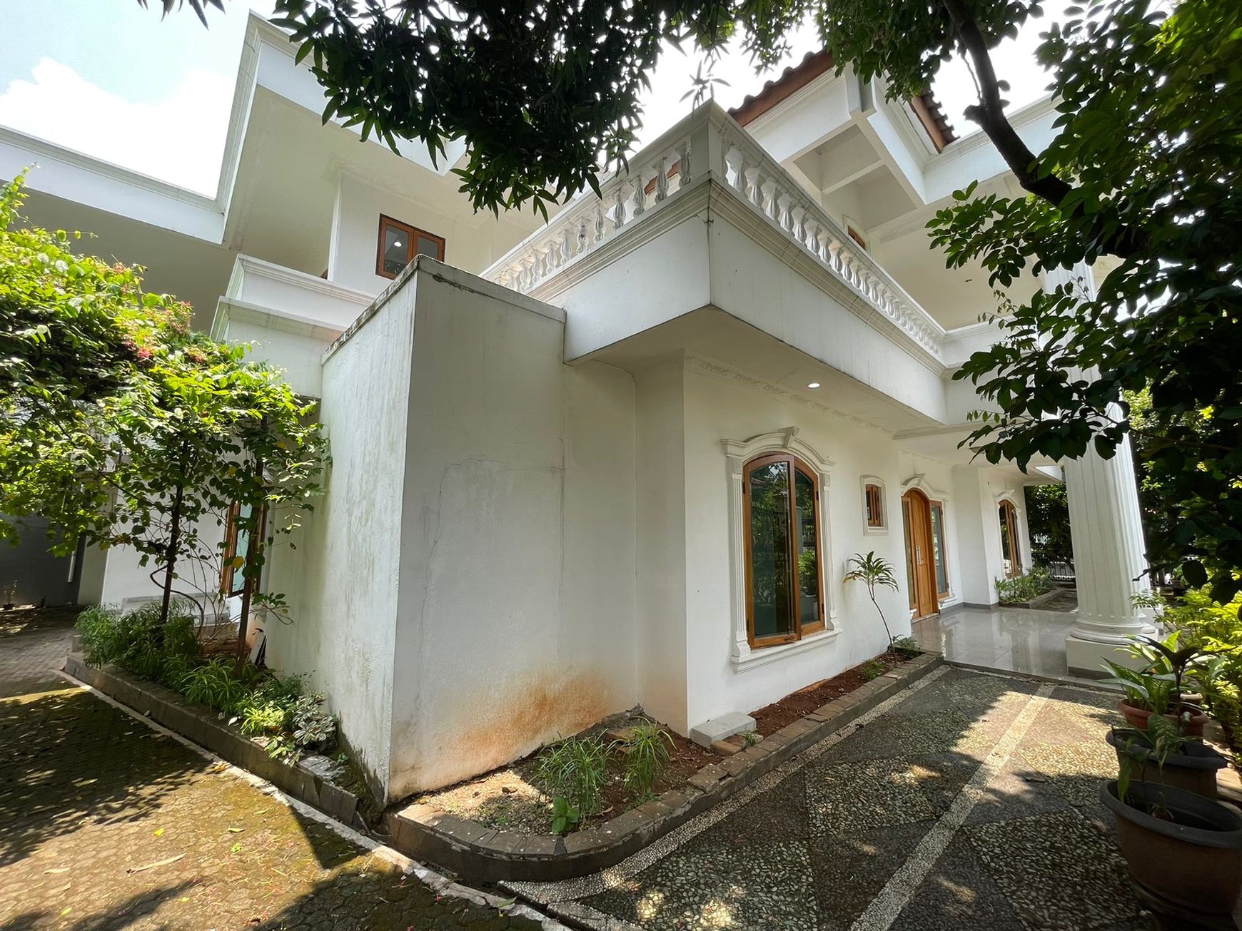 Di Jual Rumah 2lantai... di Komplek Perumahan Puri Cinere, Besar dan Bebas Banjir