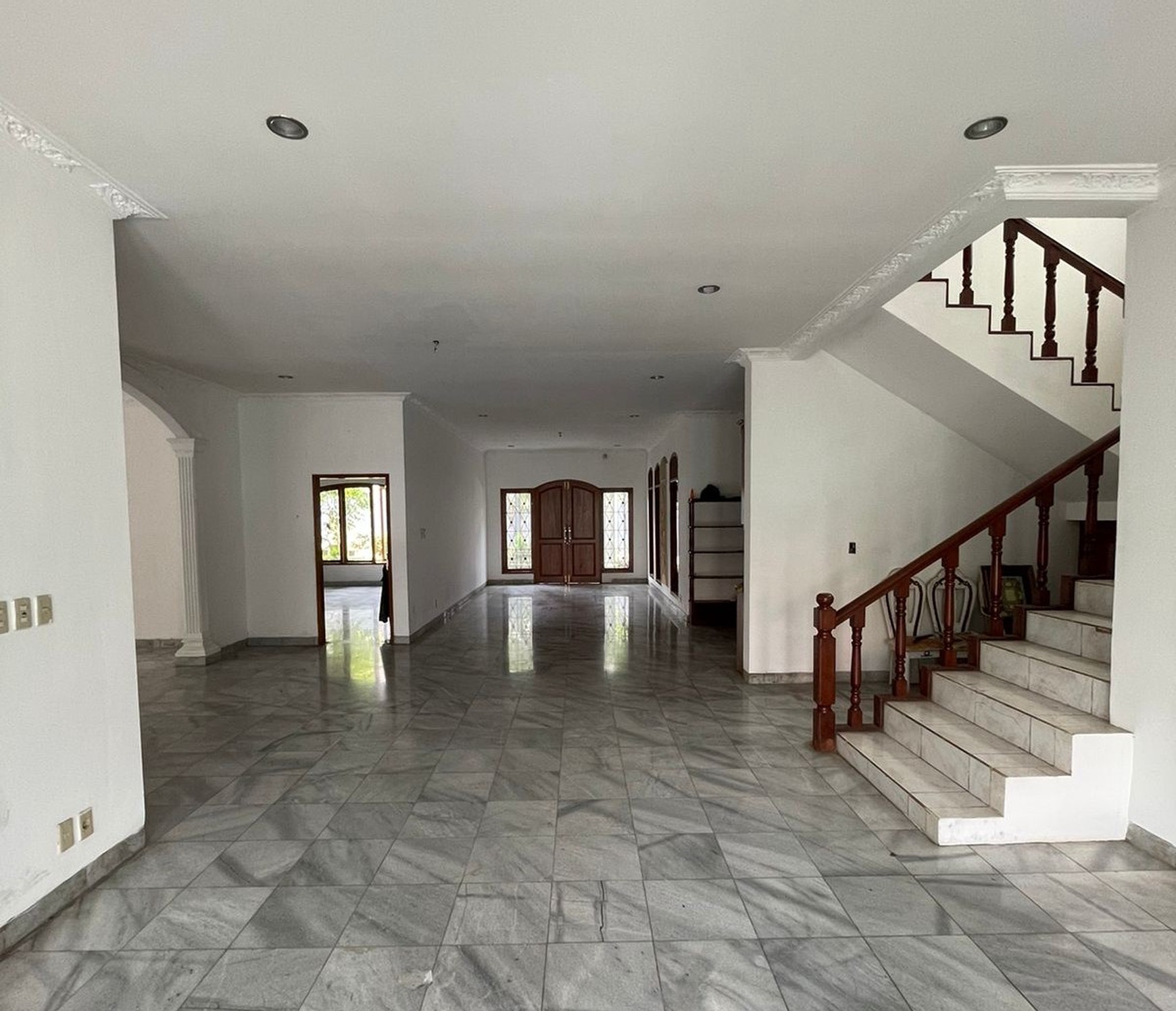 Di Jual Rumah 2lantai... di Komplek Perumahan Puri Cinere, Besar dan Bebas Banjir