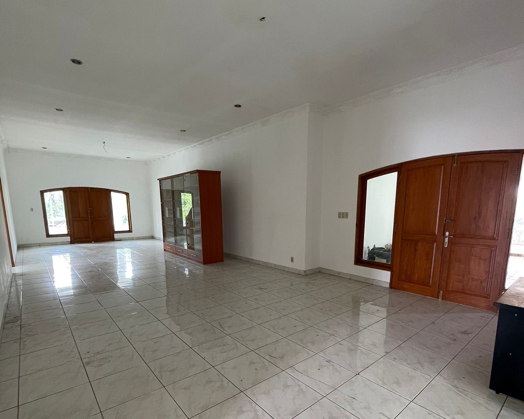 Di Jual Rumah 2lantai... di Komplek Perumahan Puri Cinere, Besar dan Bebas Banjir