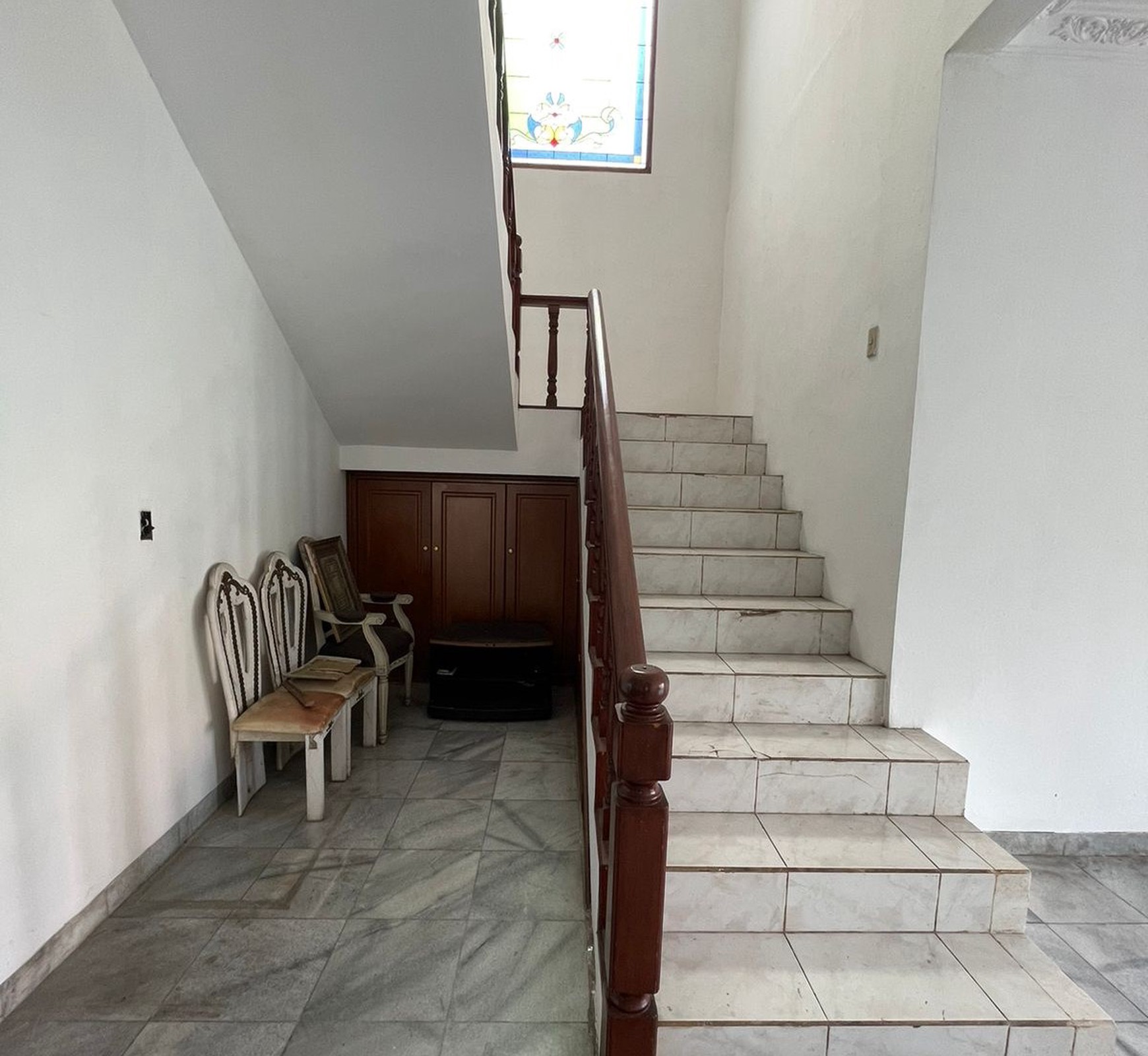 Di Jual Rumah 2lantai... di Komplek Perumahan Puri Cinere, Besar dan Bebas Banjir