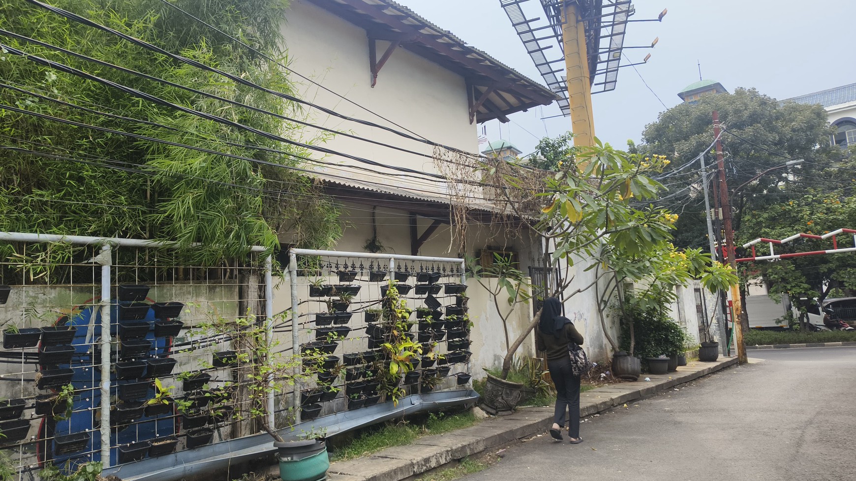 Rumah dihitung Kavling Tanah di Zona Komersil dan jarang ada