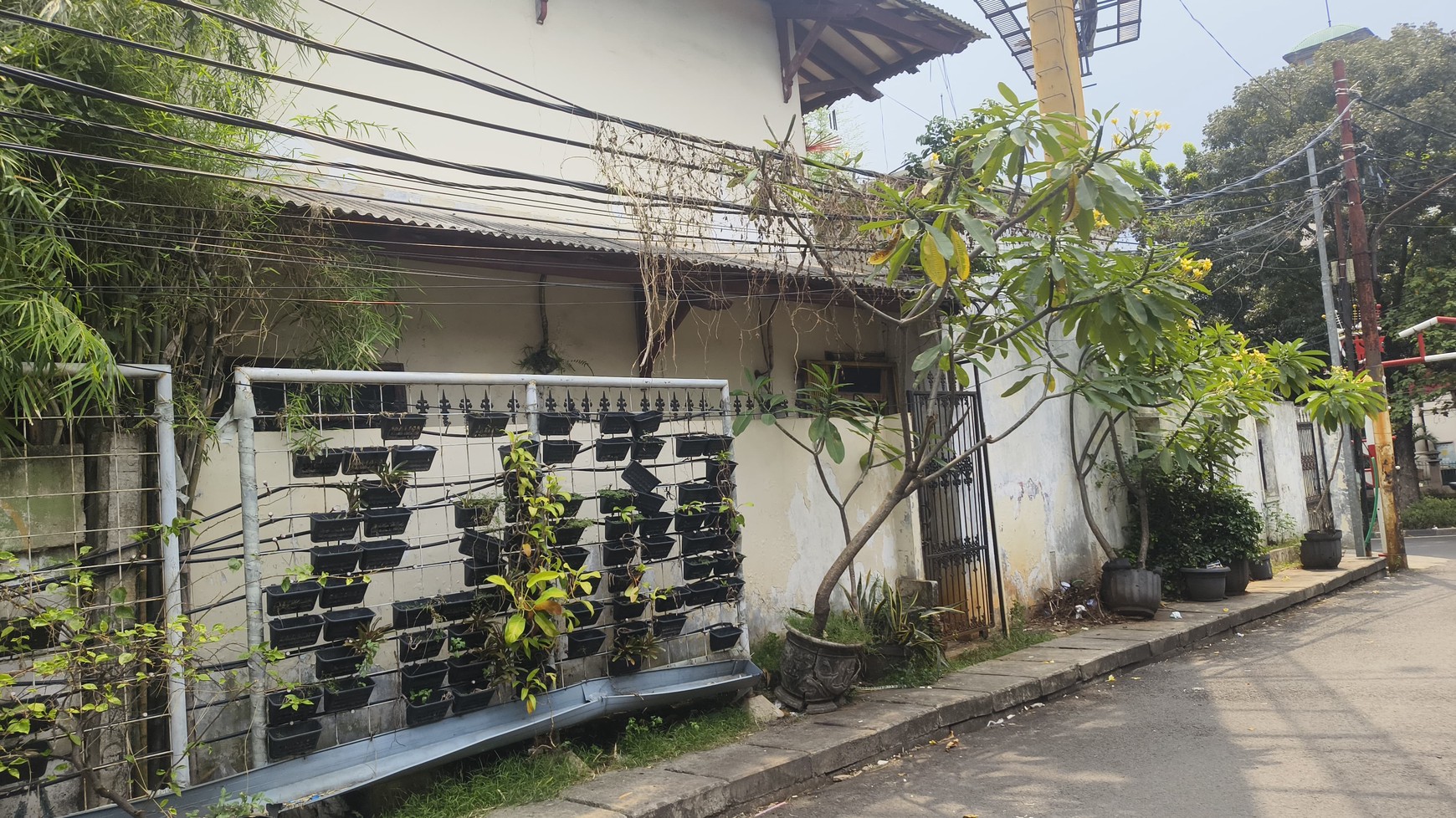 Rumah dihitung Kavling Tanah di Zona Komersil dan jarang ada