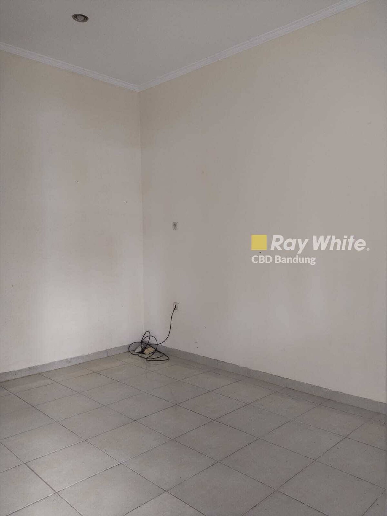 Langka Rumah terawat 1 Lantai Komplek Uber Estate, sayap AH Nasution, Ujung Berung