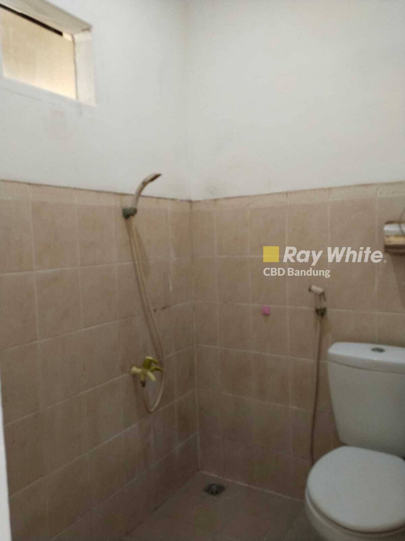 Langka Rumah terawat 1 Lantai Komplek Uber Estate, sayap AH Nasution, Ujung Berung