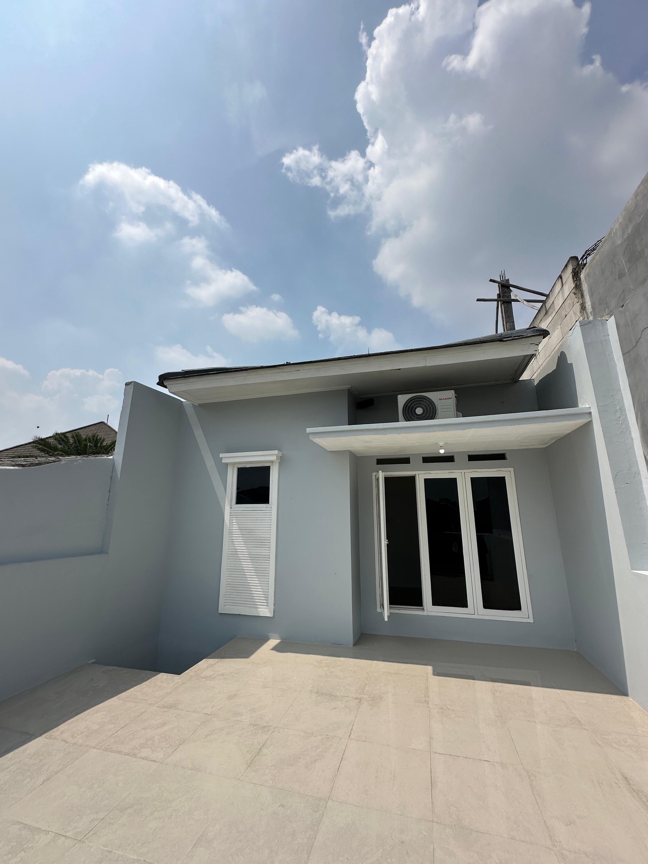 Rumah minimalis 2 lantai di Permata Hijau II