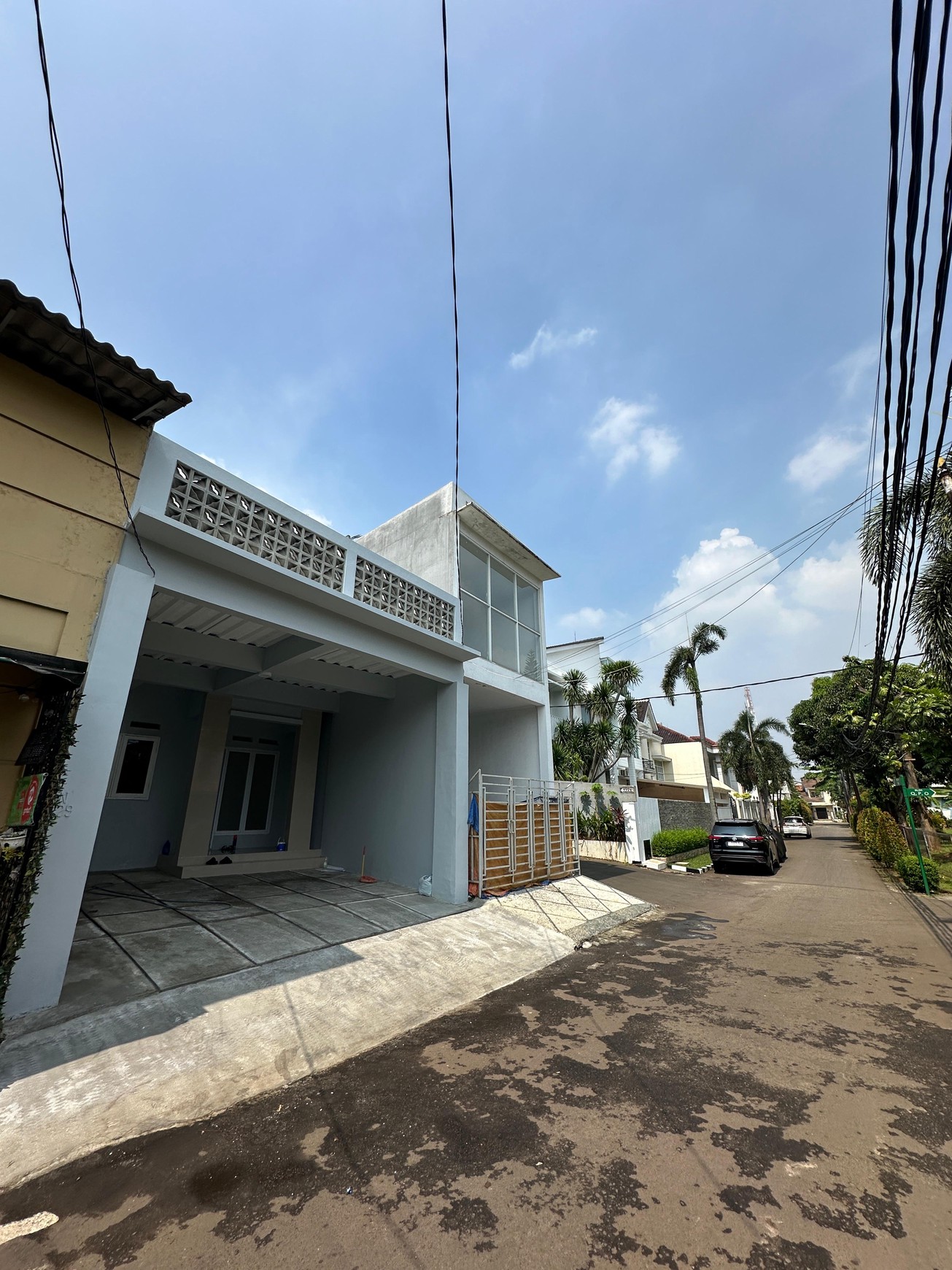 Rumah minimalis 2 lantai di Permata Hijau II
