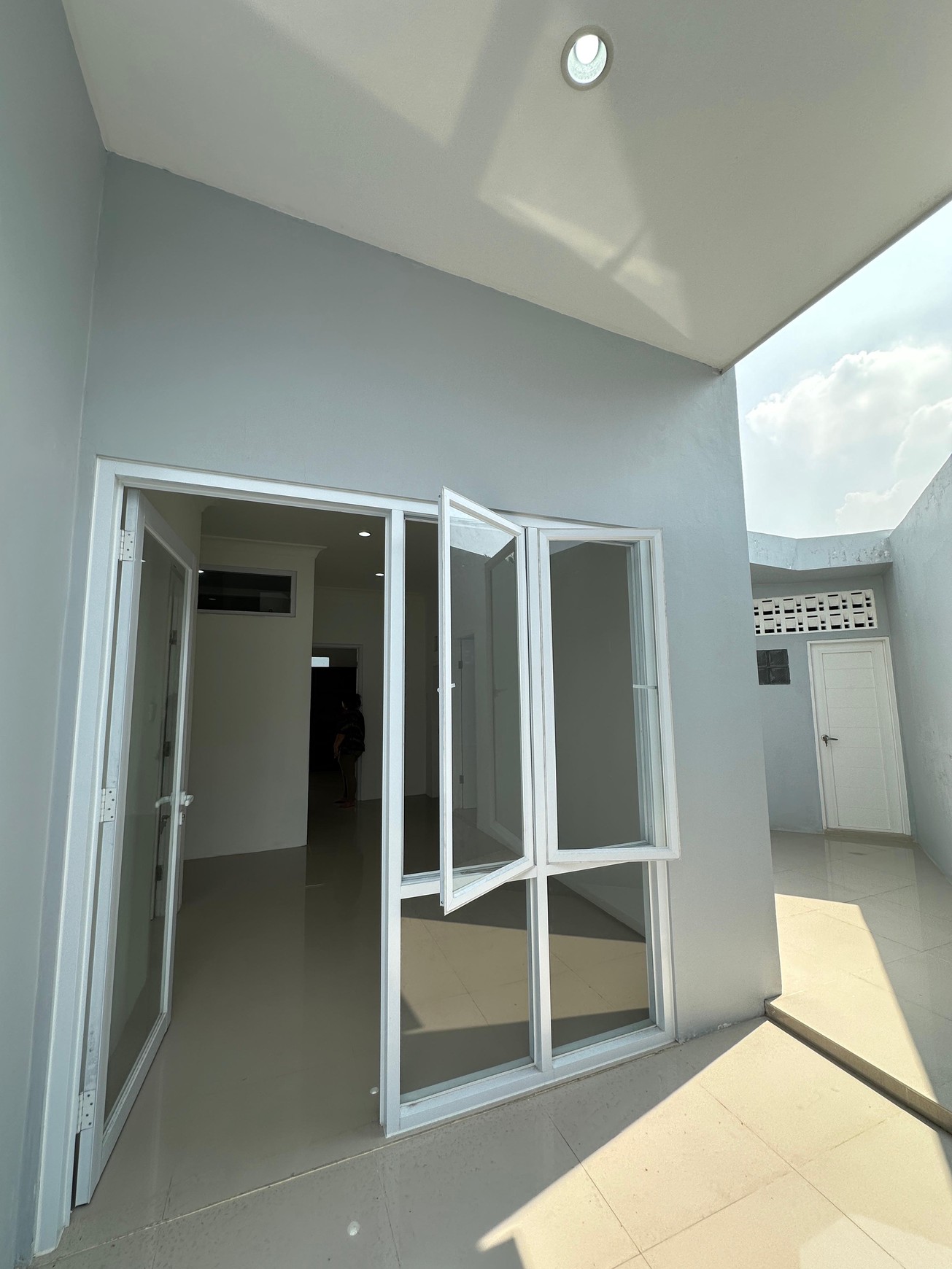 Rumah minimalis 2 lantai di Permata Hijau II
