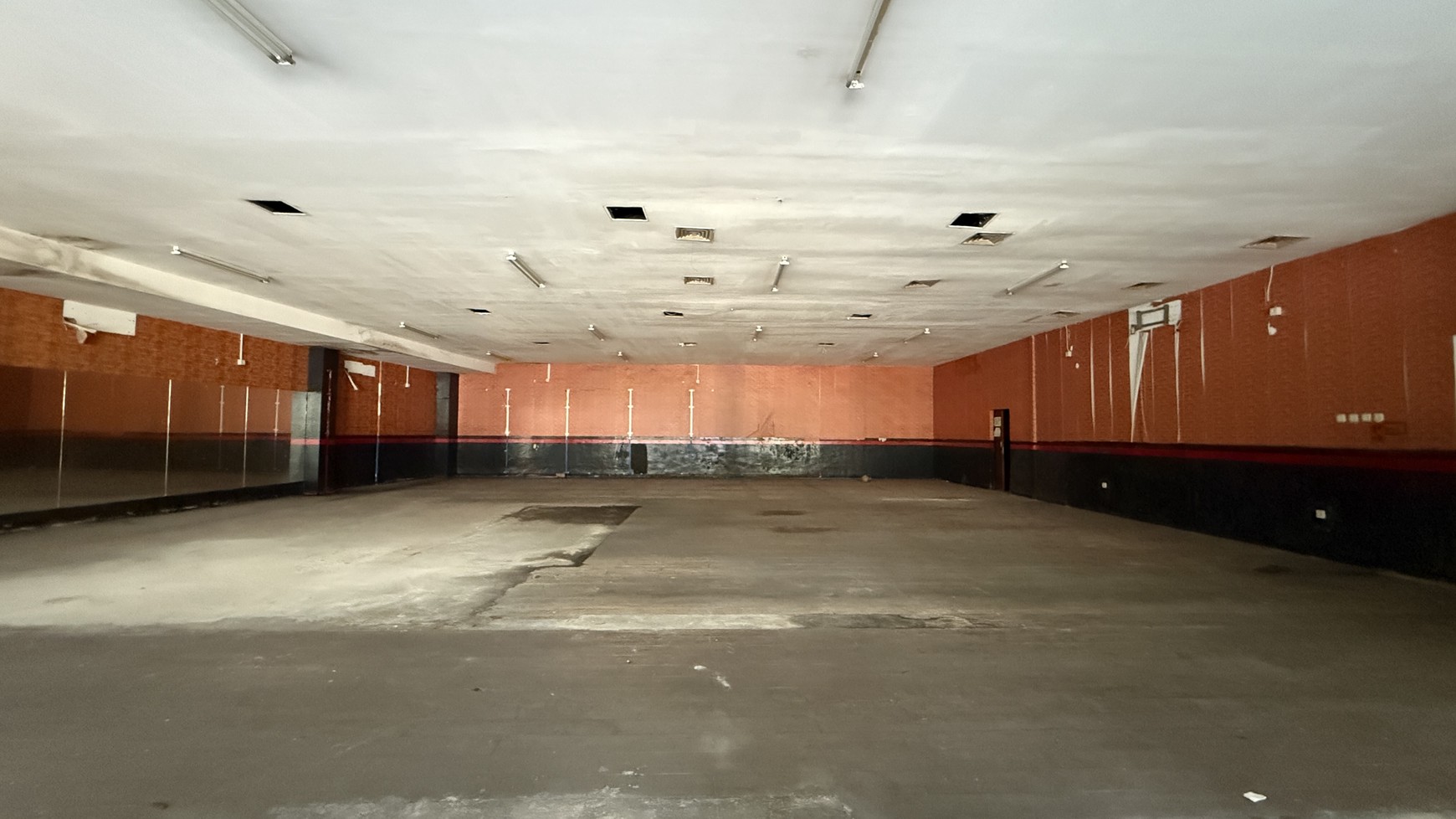 RUANG USAHA COCOK UNTUK RESTO, KLINIK, ATAU USAHA LAINNYA DI KEBAYORAN BARU, JAKSEL