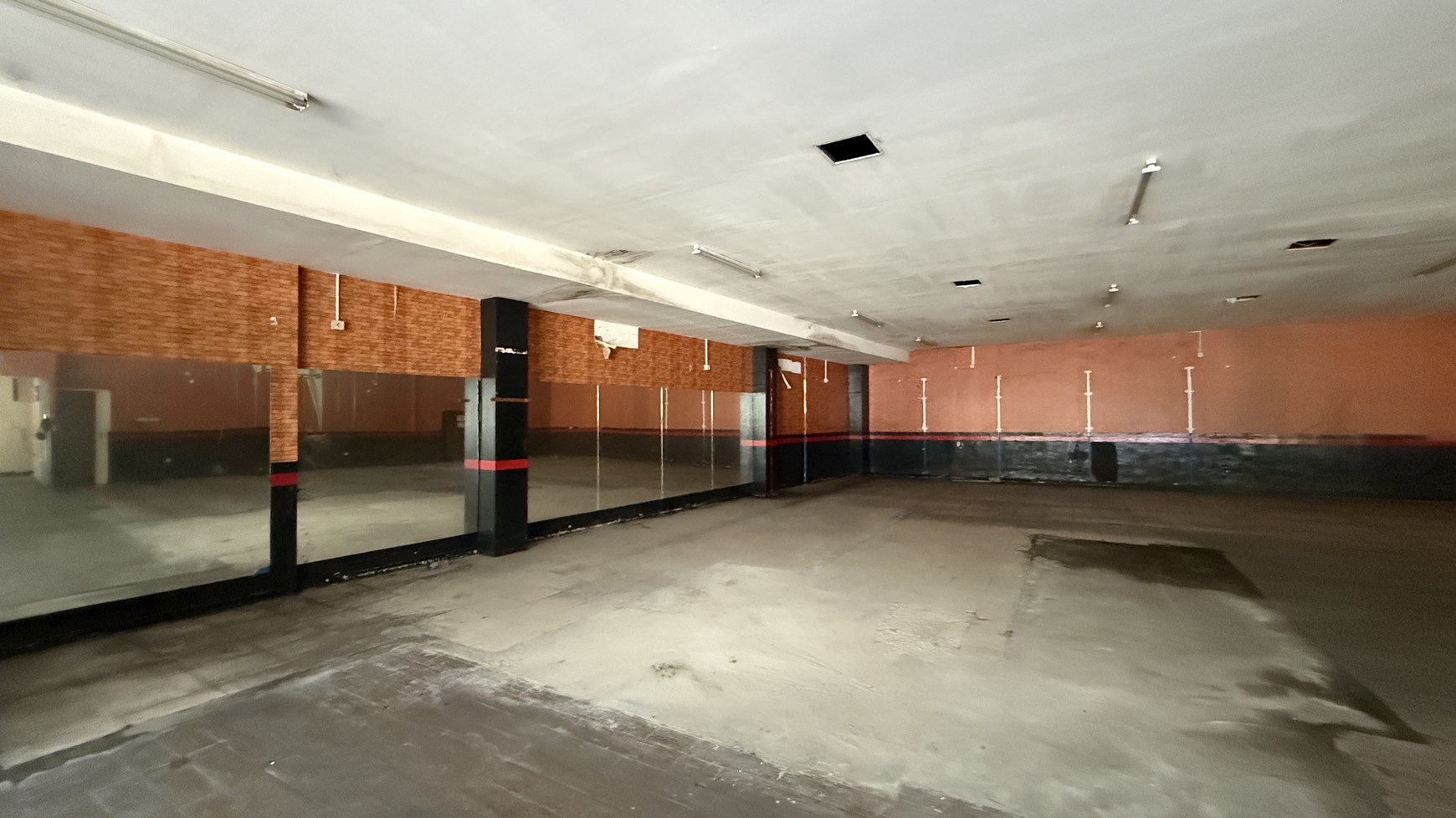 RUANG USAHA COCOK UNTUK RESTO, KLINIK, ATAU USAHA LAINNYA DI KEBAYORAN BARU, JAKSEL