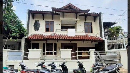 Rumah 2 Lantai Luas Siap Huni dengan Hunian Nyaman di @Pondok Indah, Jakarta Selatan