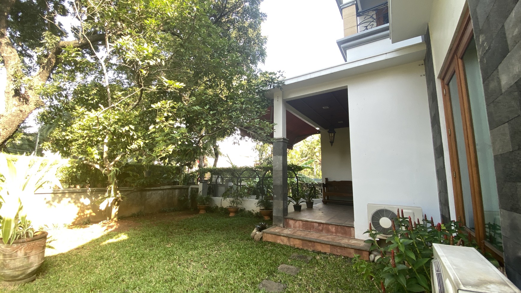 BIG AND BEAUTIFUL HOUSE AT SENAYAN AREA, JAKARTA SELATAN