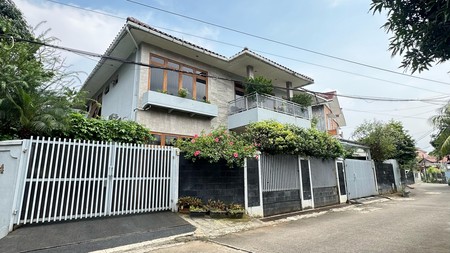 Rumah 2 Lantai Siap Huni dengan Hunian Nyaman dan Asri @Pancoran, Jakarta Selatan