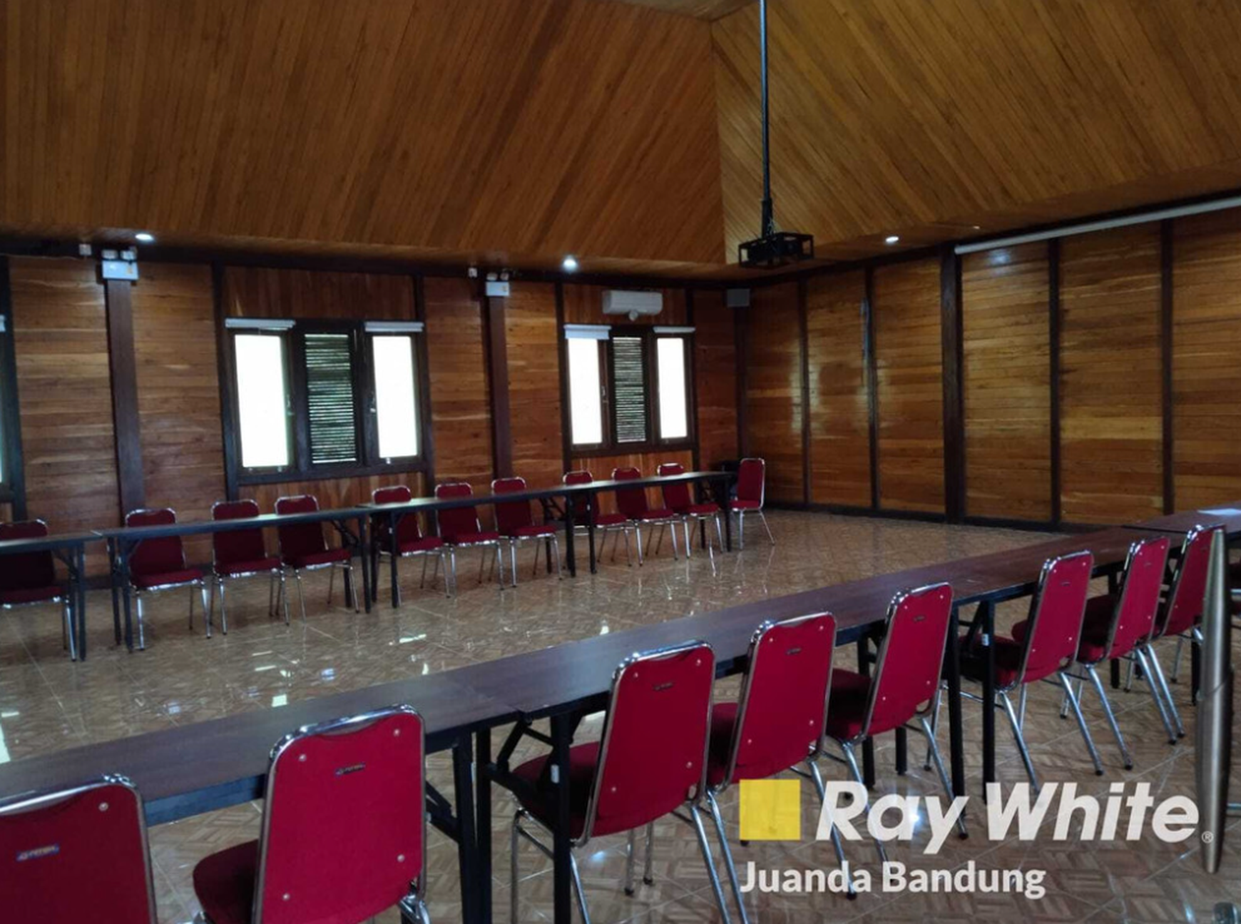 Langka! Villa resort aktif di Maribaya Lembang sangat Asri Nyaman dan menguntungkan!!