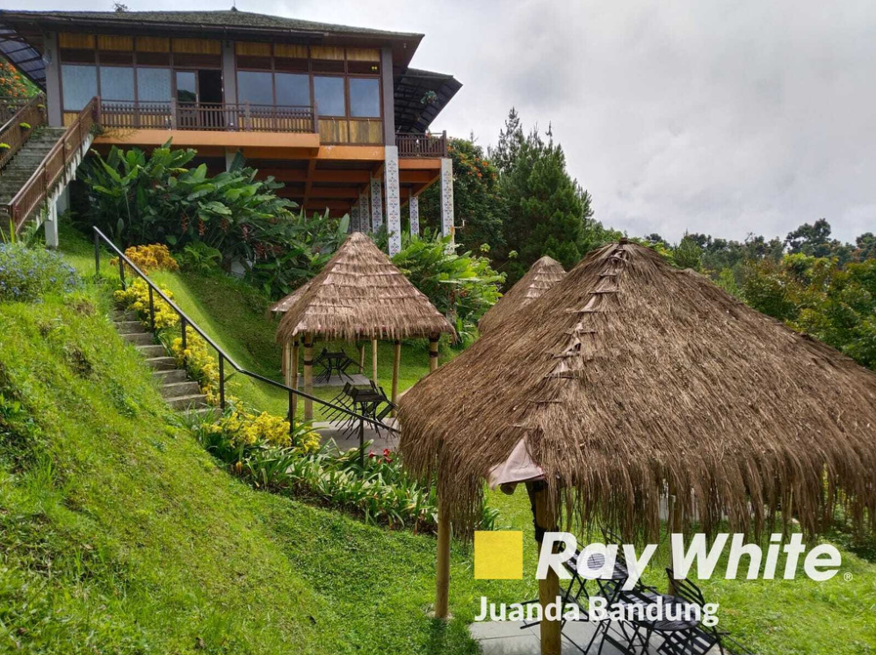 Langka! Villa resort aktif di Maribaya Lembang sangat Asri Nyaman dan menguntungkan!!