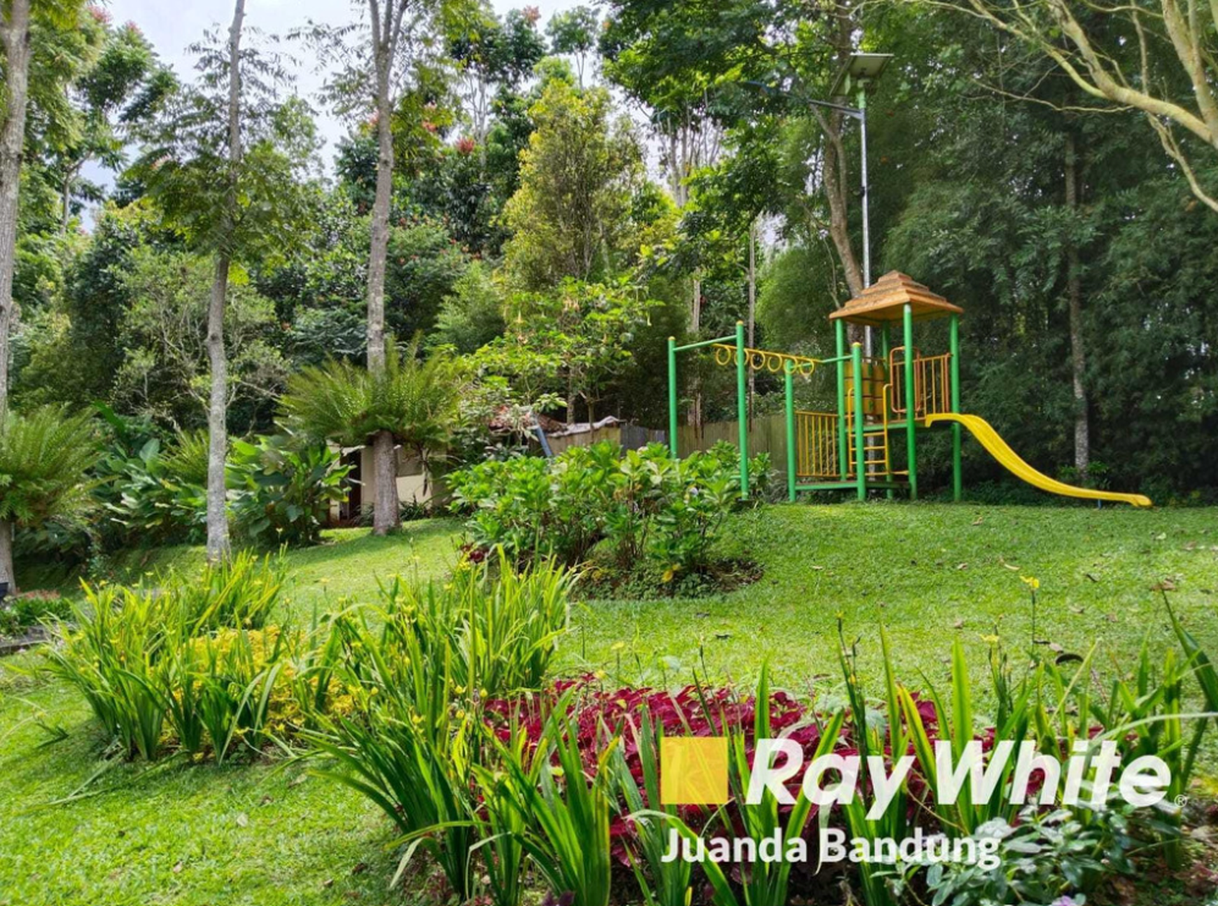 Langka! Villa resort aktif di Maribaya Lembang sangat Asri Nyaman dan menguntungkan!!
