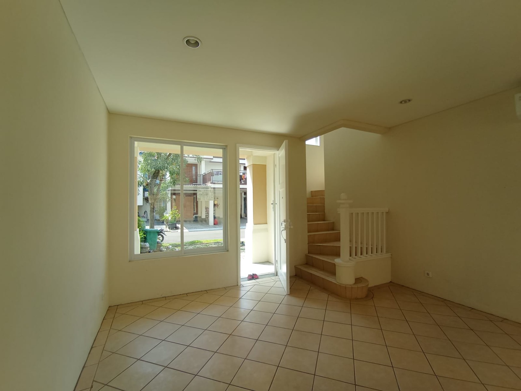 DIjual Rumah di JL. Riau Taman Imam Bonjol - Lippo Karawaci - Tangerang