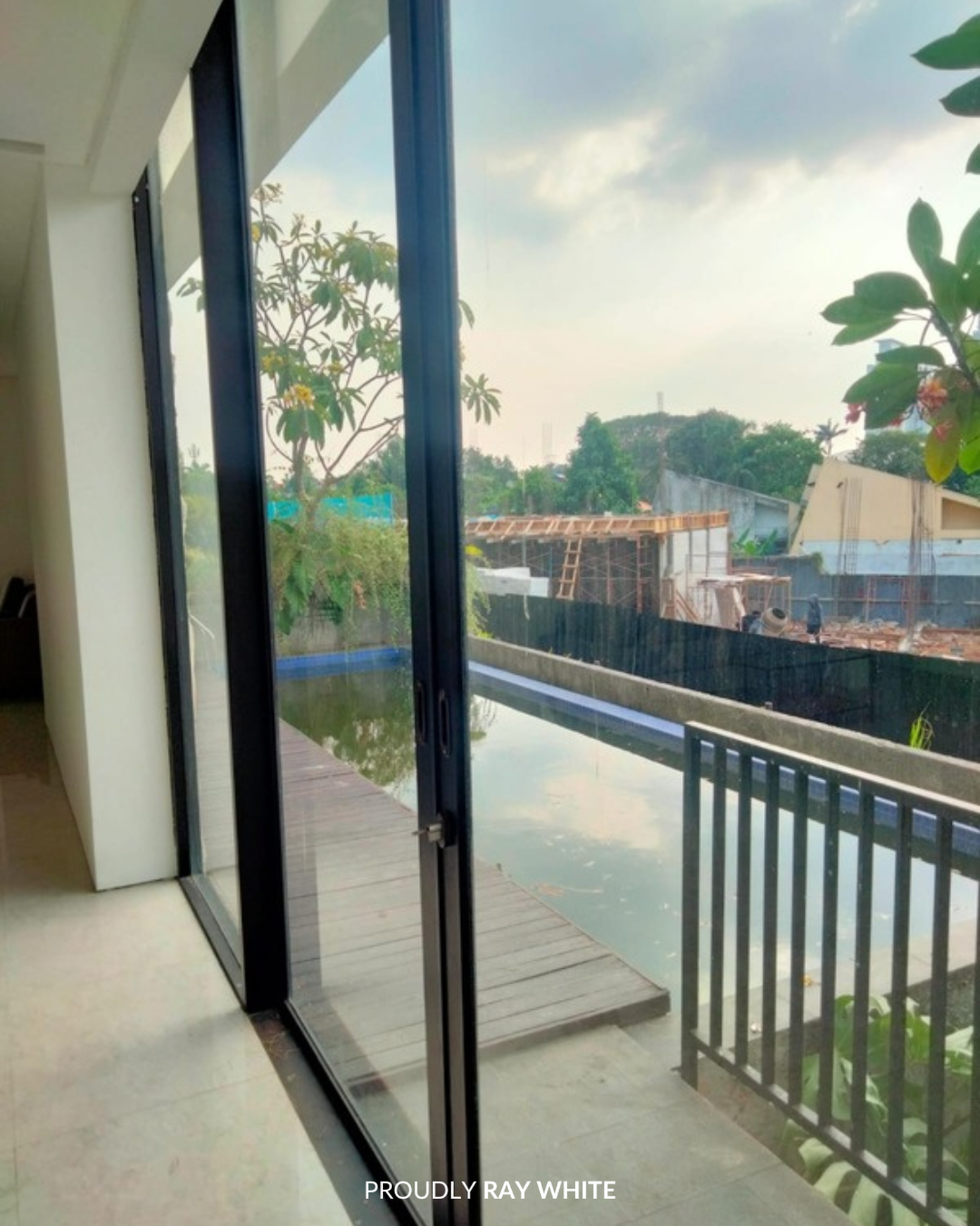 Dijual Townhouse Siap Huni di Kemang, Jakarta Selatan