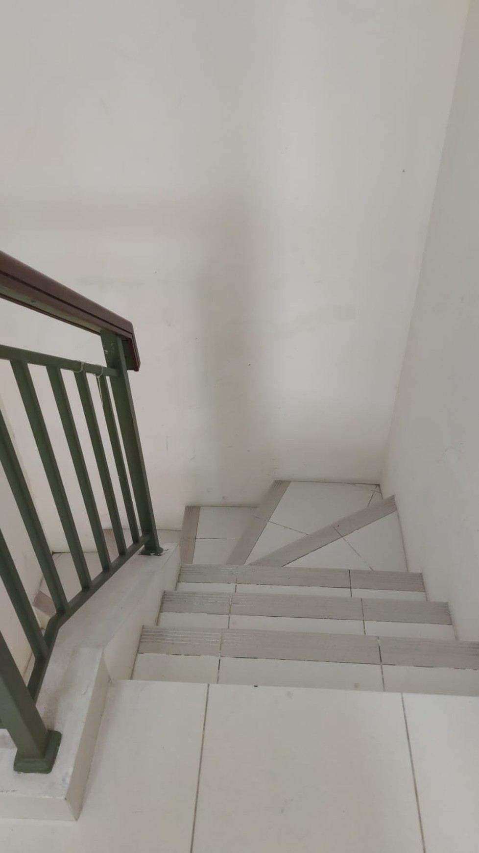 Rumah Minimalis di Amarilo Village Gading Serpong
