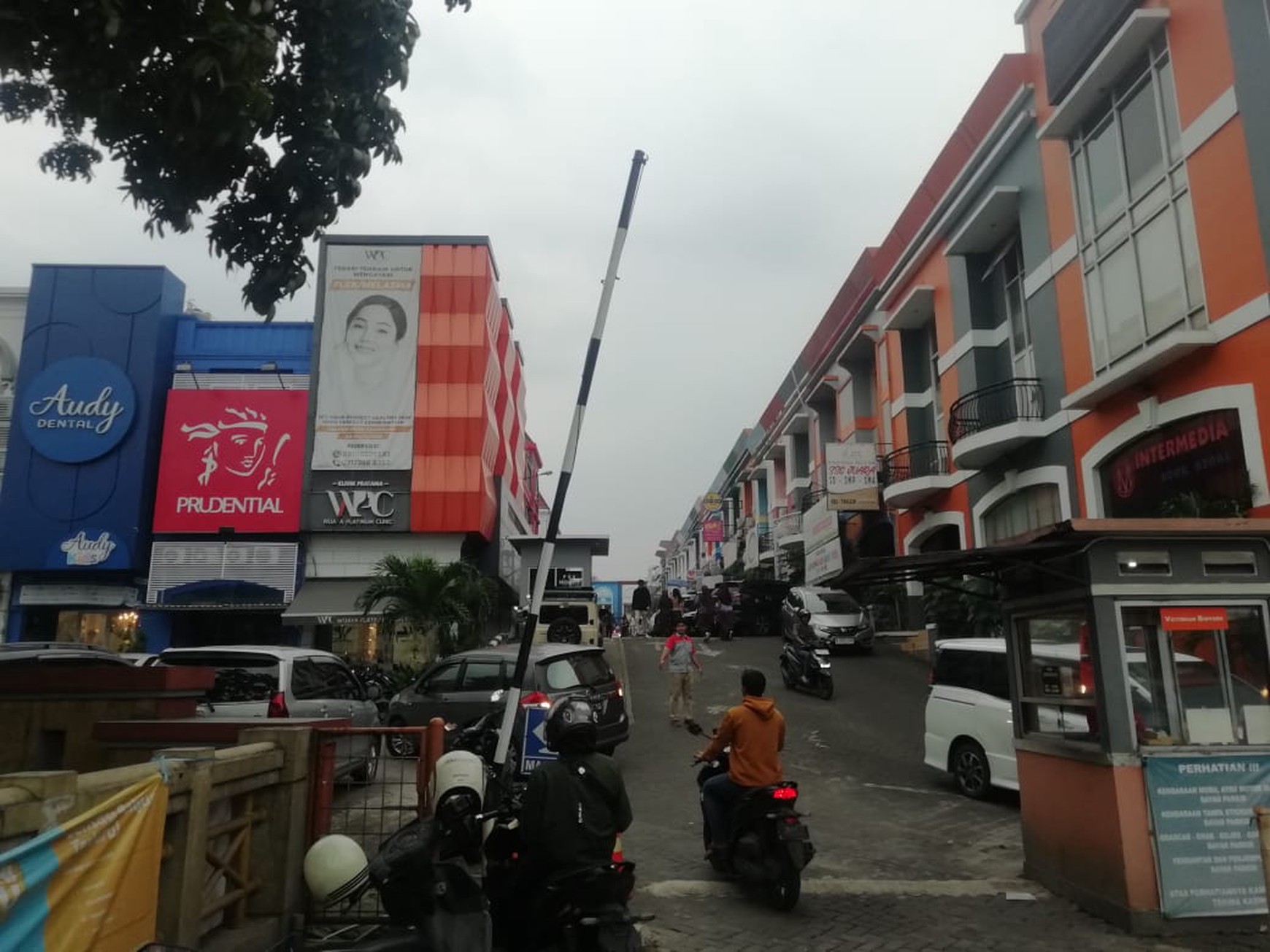 Ruko Siap Pakai dan Lokasi Strategis Pinggir Jalan Raya @Bintaro Sektor 3A