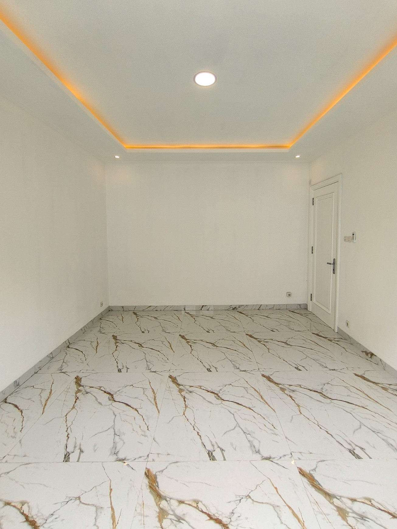 rumah di cluster exclusive sek 9