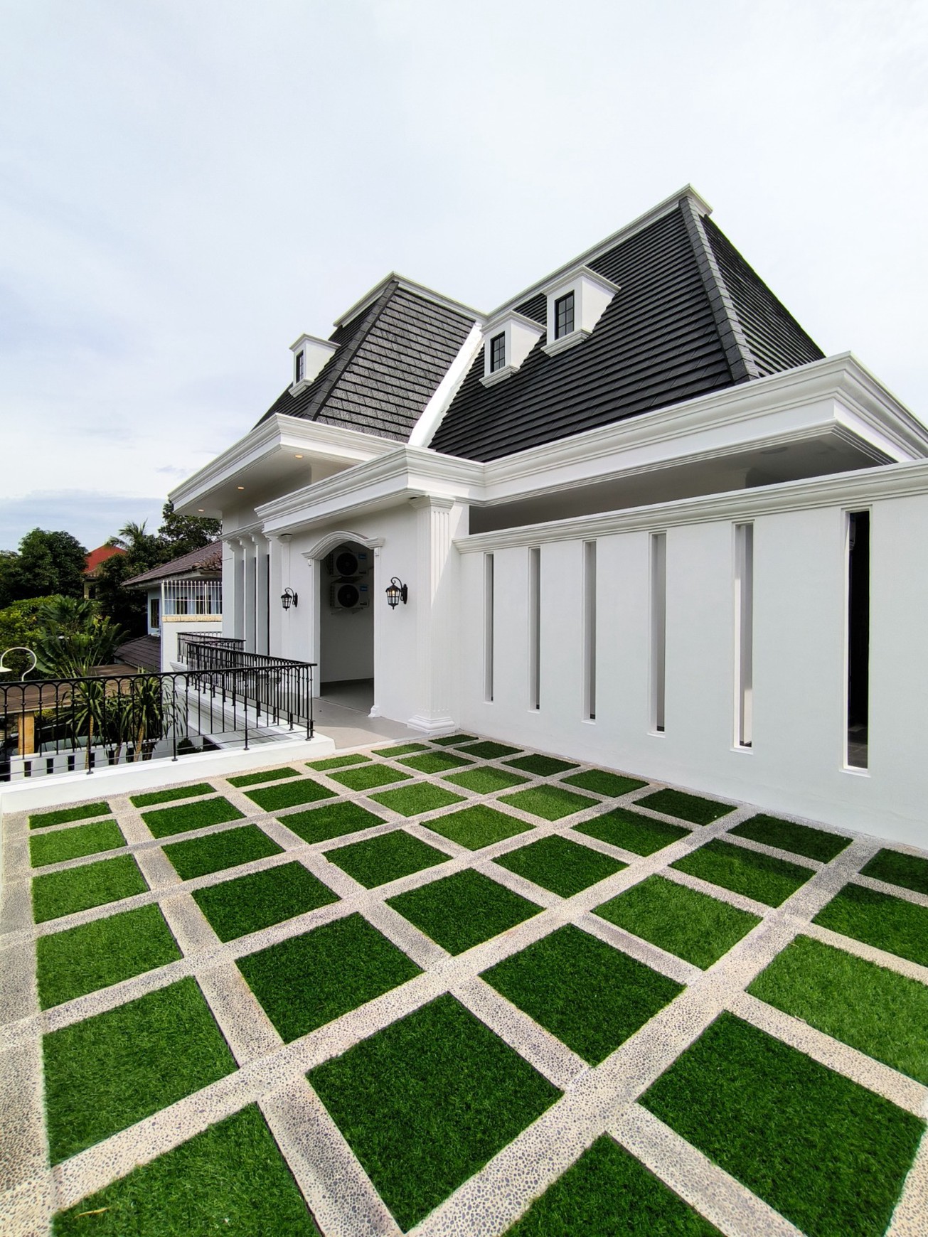 rumah di cluster exclusive sek 9