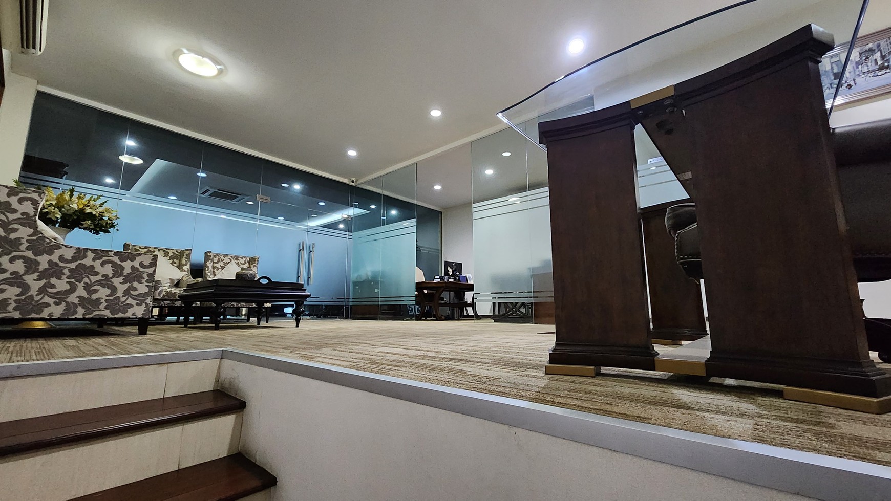 Gedung Kantor Mini Building 4 Lantai Mewah + Entertainment Roof Top - Prime Location - di Tebet Jakarta Selatan