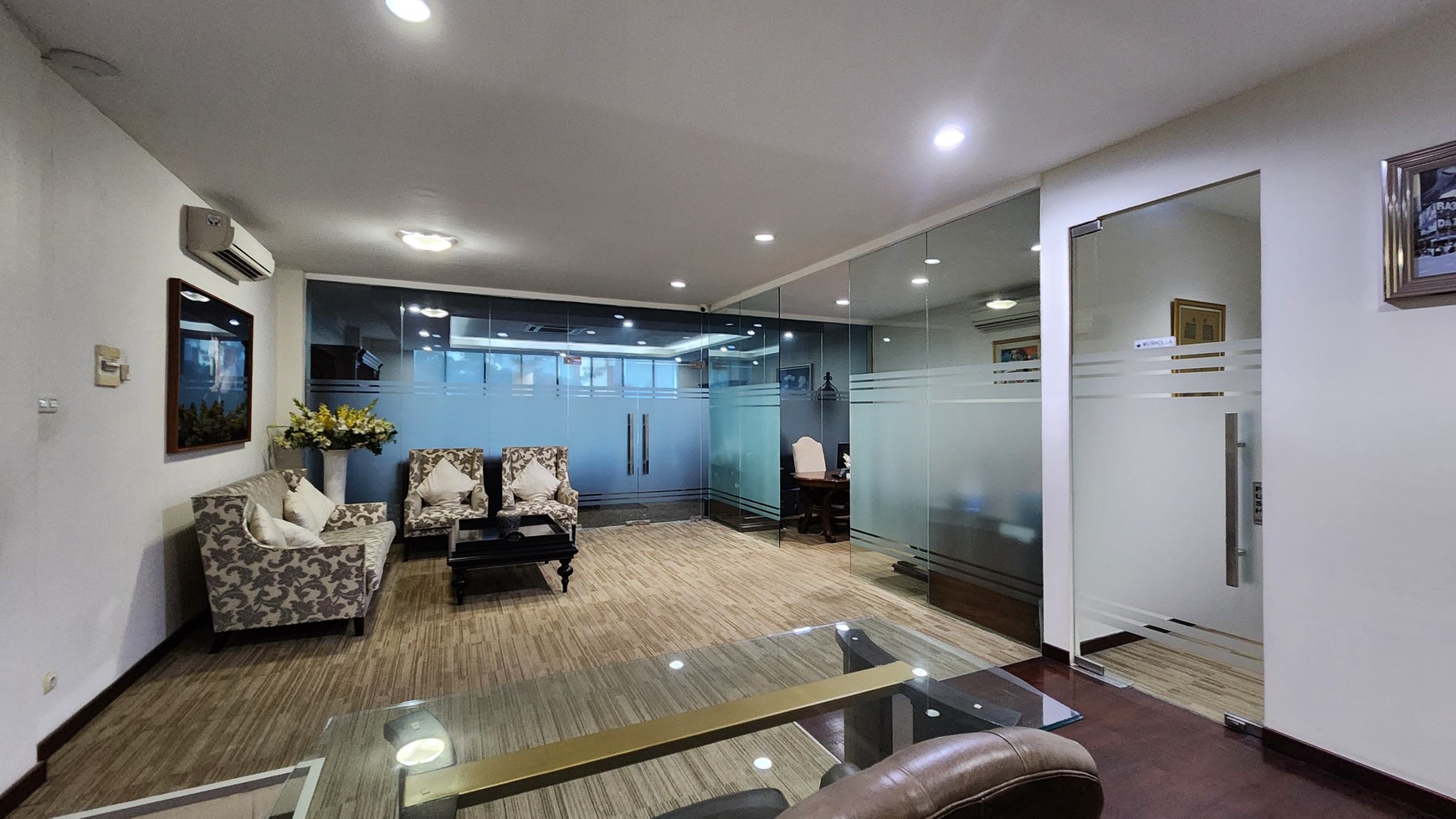 Gedung Kantor Mini Building 4 Lantai Mewah + Entertainment Roof Top - Prime Location - di Tebet Jakarta Selatan