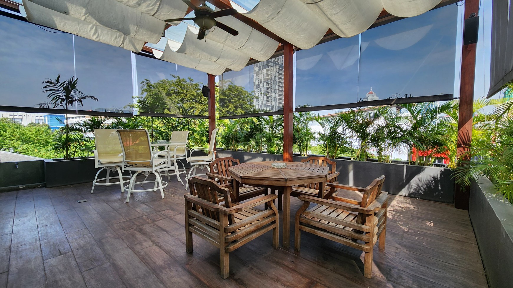 Gedung Kantor Mini Building 4 Lantai Mewah + Entertainment Roof Top - Prime Location - di Tebet Jakarta Selatan