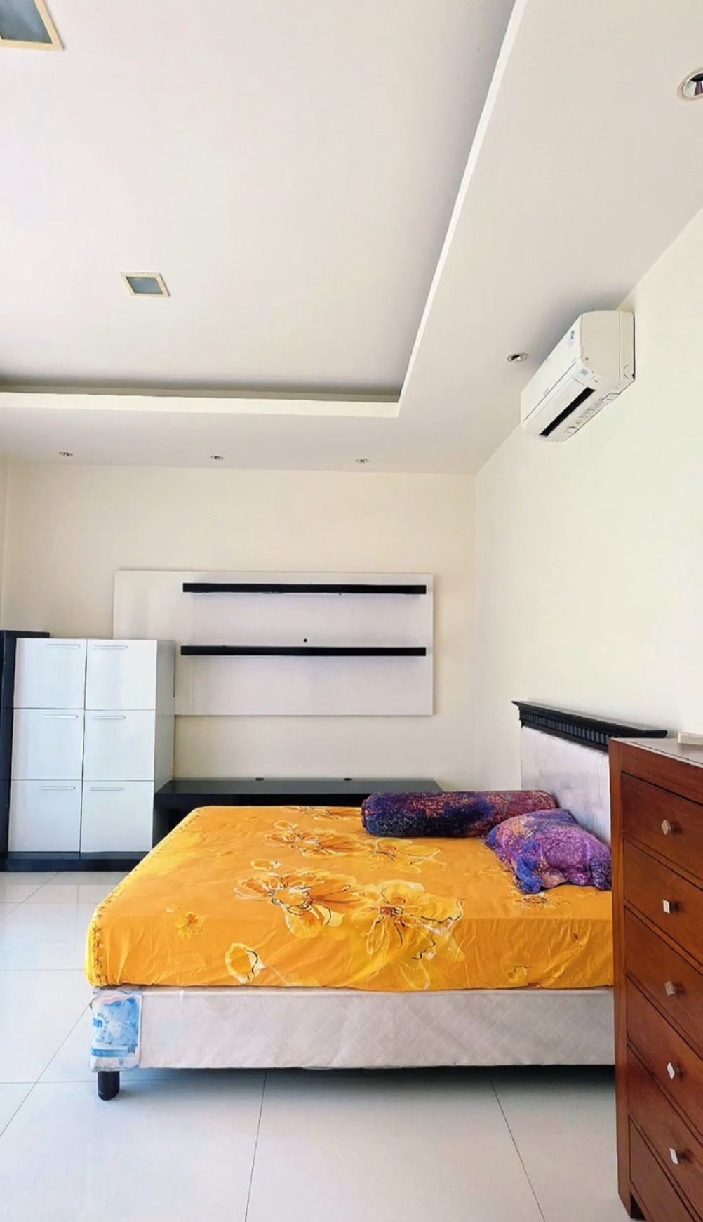 Disewakan Rumah Pakuwon Indah Surabaya Private Pool Plus Full Furnished Dekat Graha Family, Bukit Darmo Golf, Dian Istana, Citraland, Pakuwon Mall