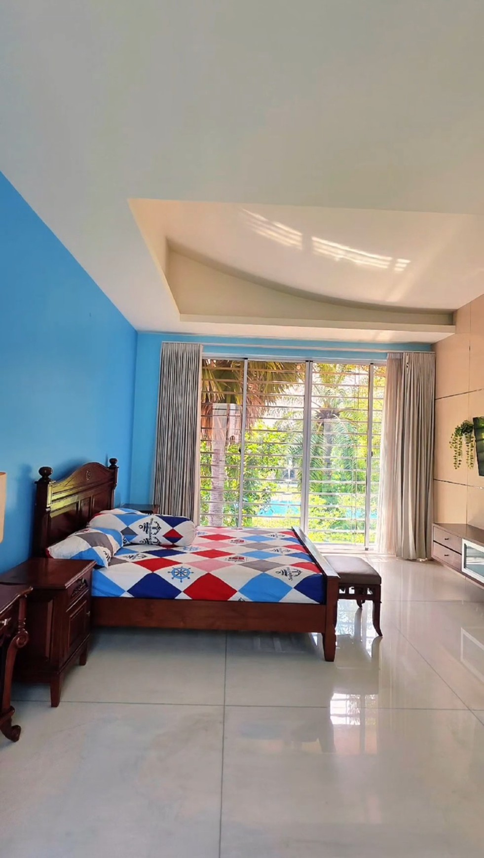 Disewakan Rumah Pakuwon Indah Surabaya Private Pool Plus Full Furnished Dekat Graha Family, Bukit Darmo Golf, Dian Istana, Citraland, Pakuwon Mall