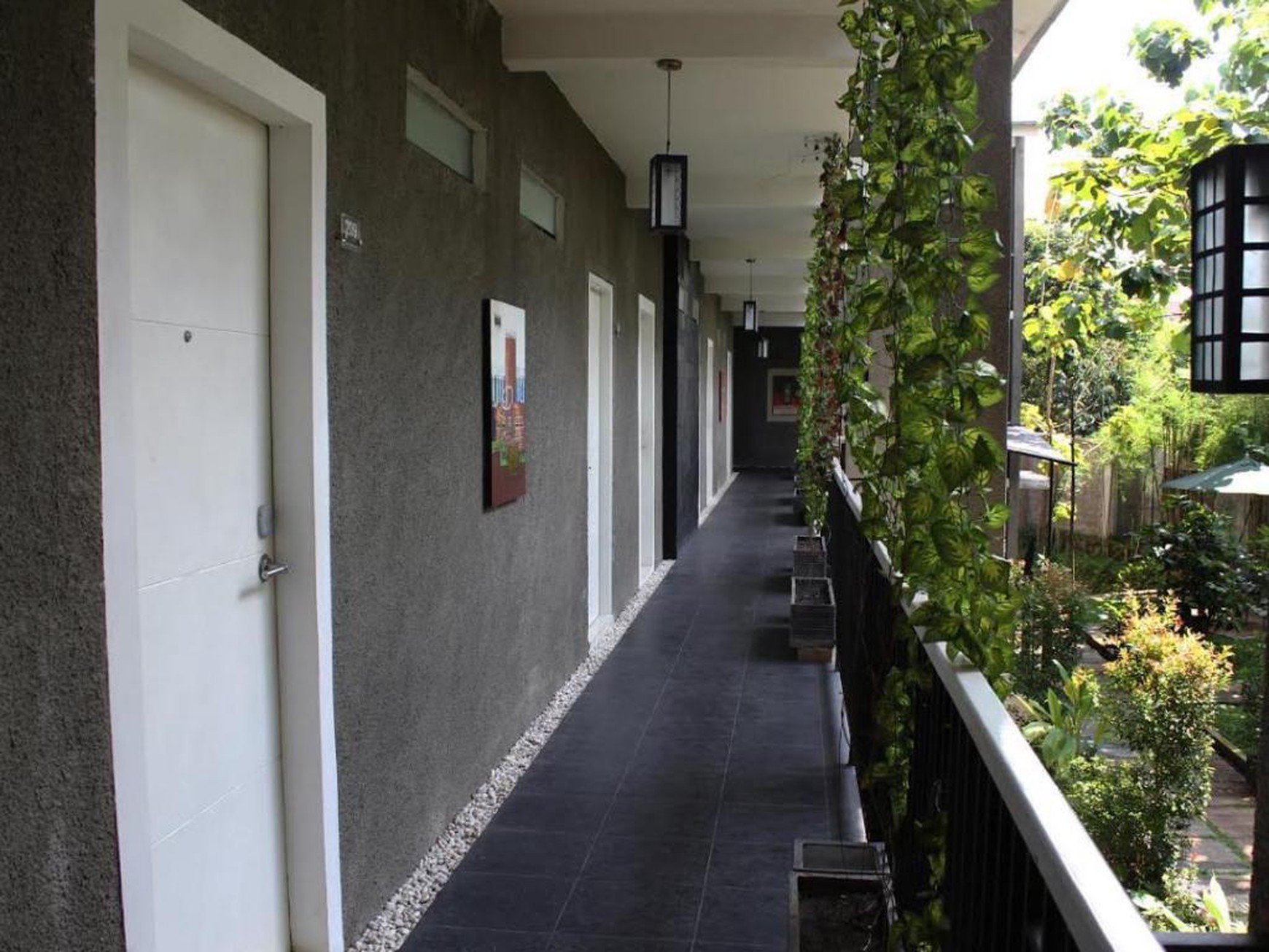 Dijual Hotel dan Training Center di Bintaro, Pondok Aren
