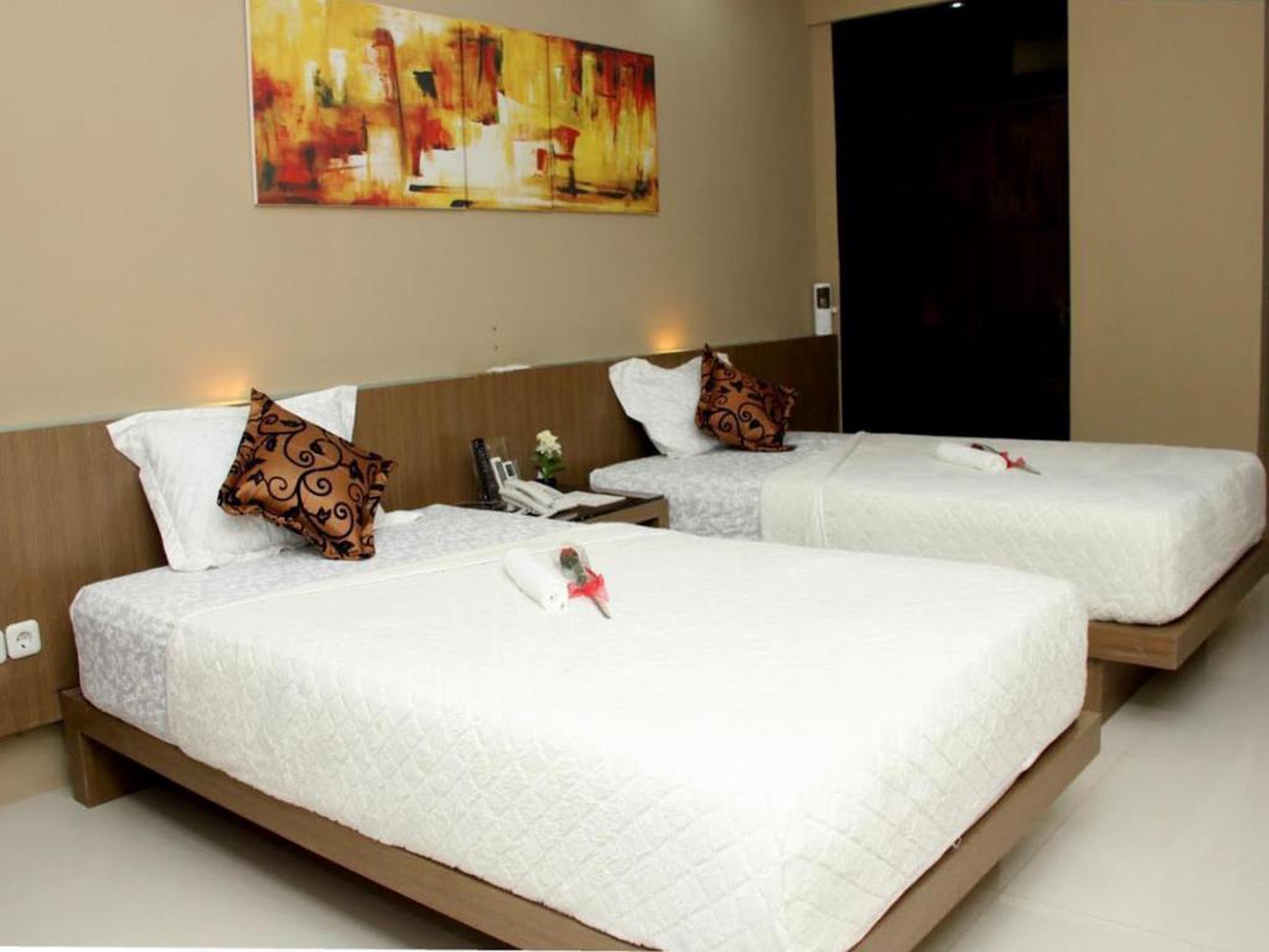 Dijual Hotel dan Training Center di Bintaro, Pondok Aren