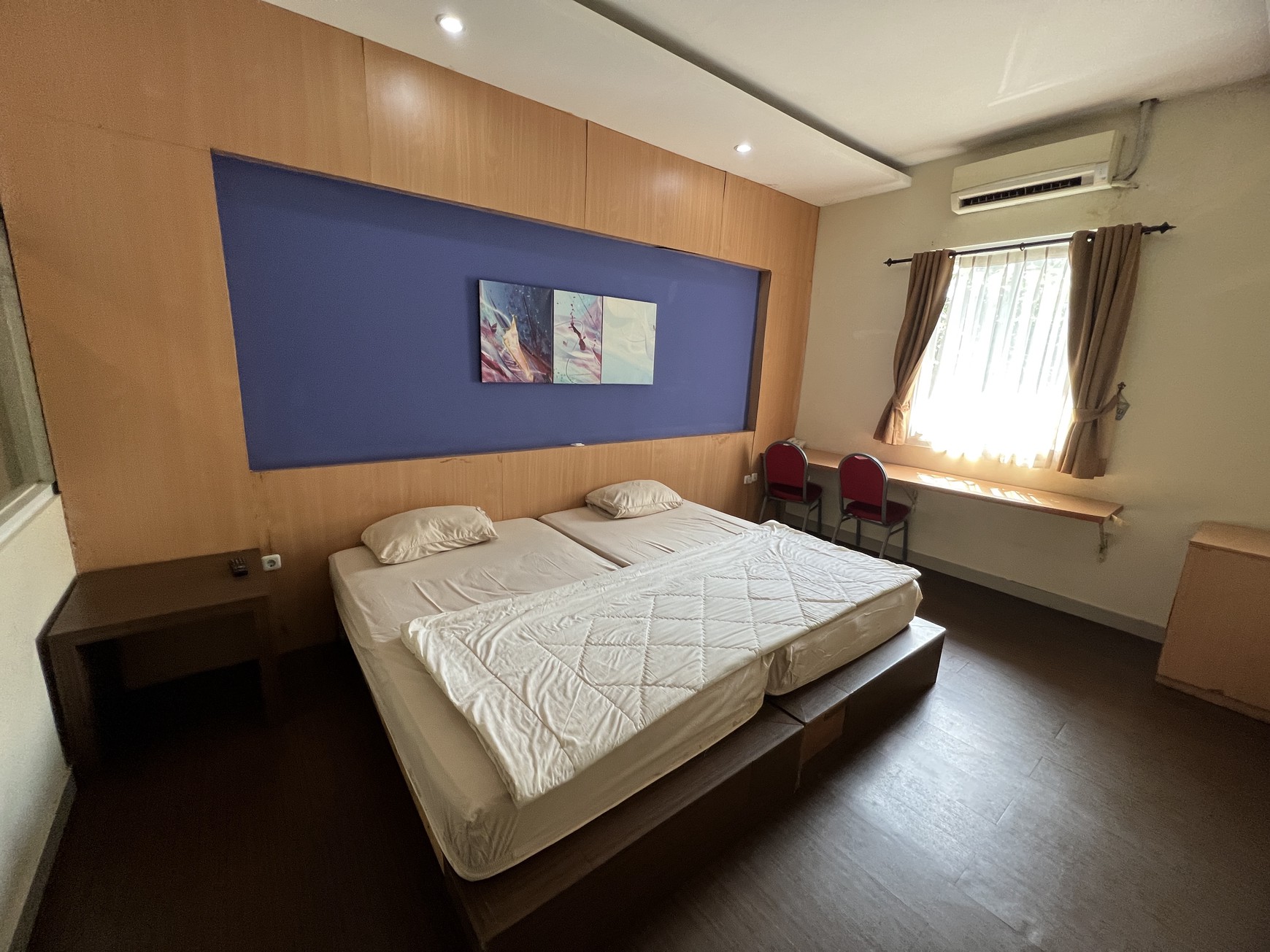 Dijual Hotel dan Training Center di Bintaro, Pondok Aren