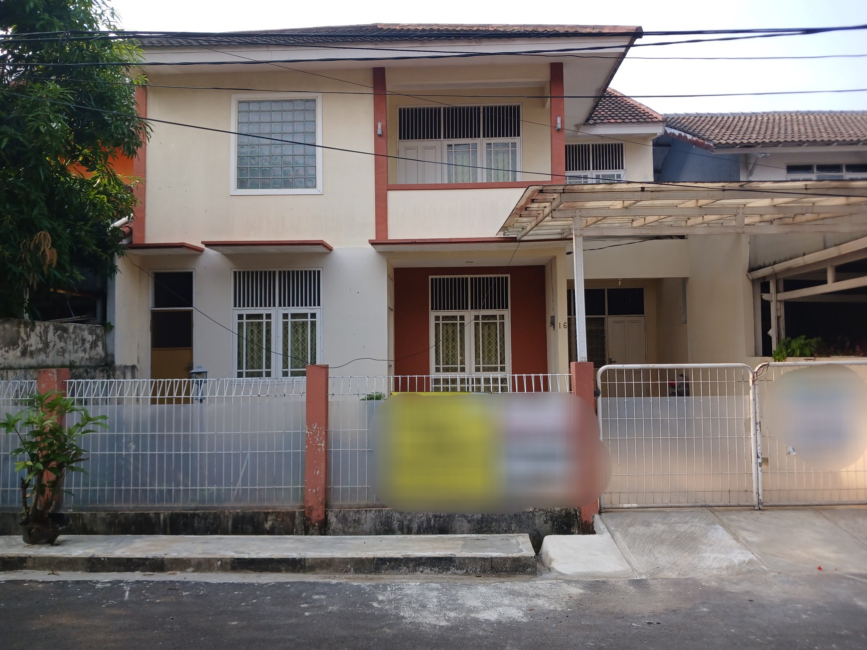 Rumah rapih bersih dalam komplek Bumi Pesanggrahan Mas Petukangan Jaksel