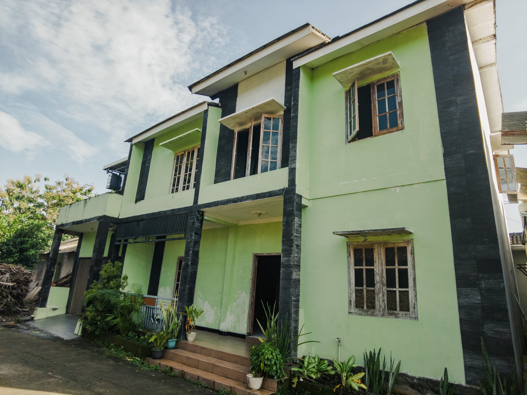 Rumah Tinggal 2 Lantai Lokasi Dekat Puskesmas Berbah Sleman 