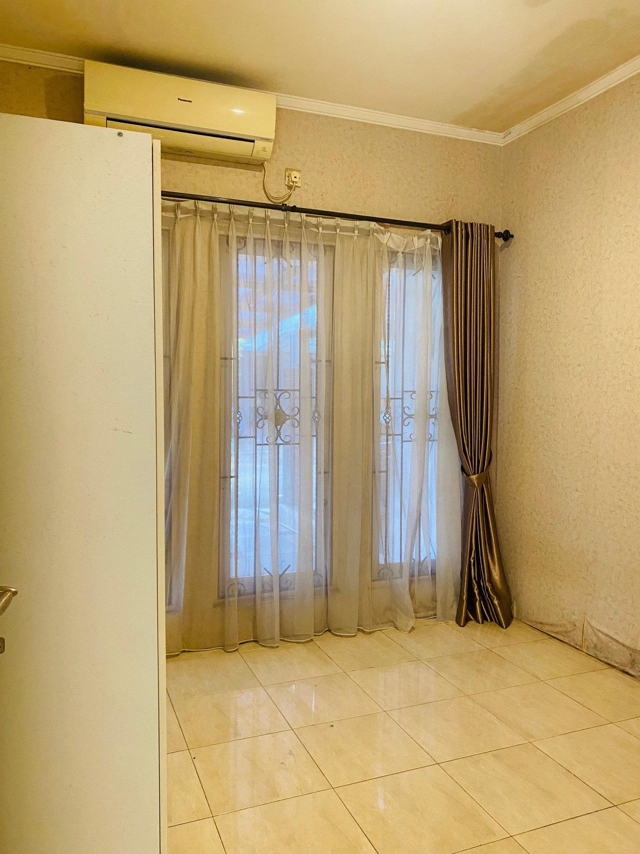 Turun Harga Rumah Minimalis 2 Lantai Puri Townhouse di Puri Bintaro Sektor 9 Tangerang Selatan