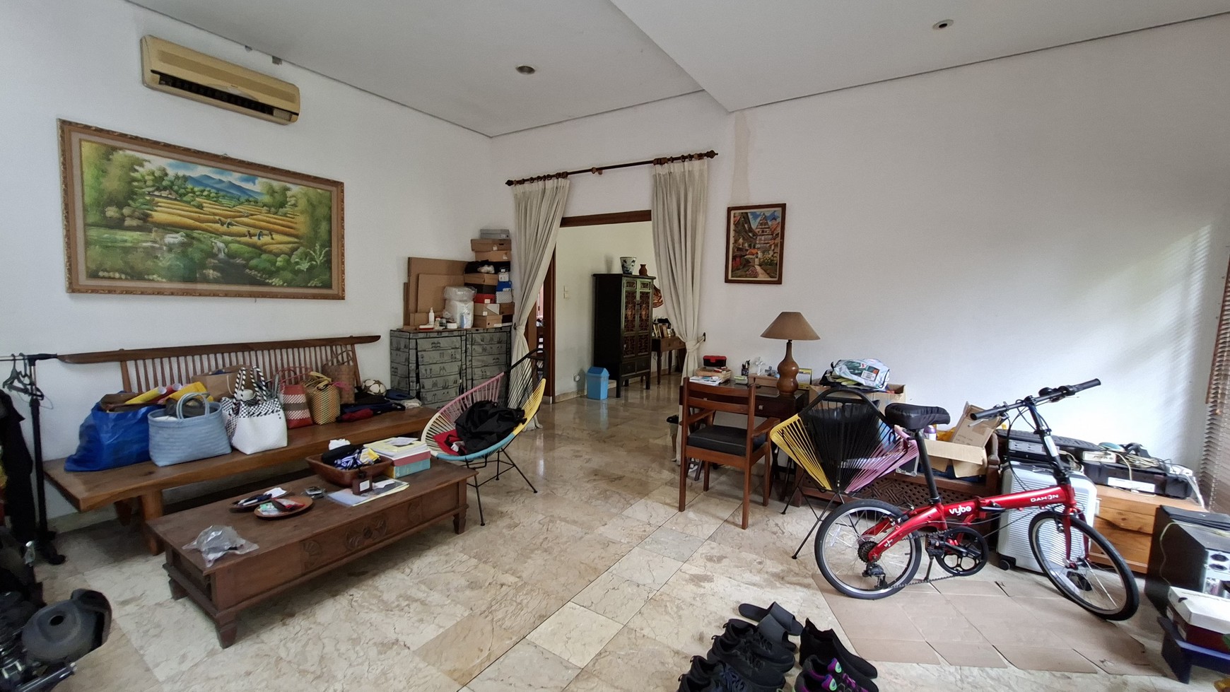 Rumah Luas Hanya 1 Lantai dengan Harga Bagus di Kemang