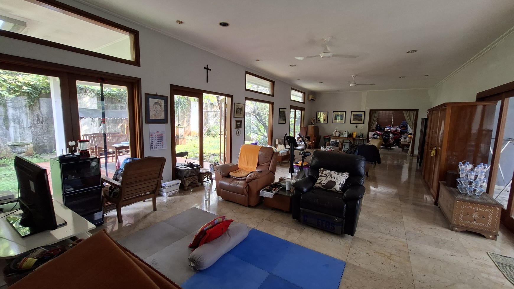 Rumah Luas Hanya 1 Lantai dengan Harga Bagus di Kemang