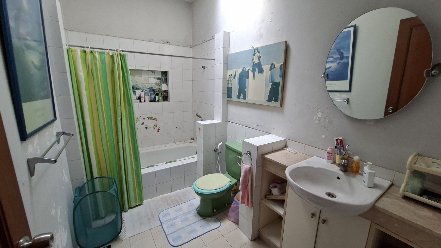 Rumah Luas Hanya 1 Lantai dengan Harga Bagus di Kemang