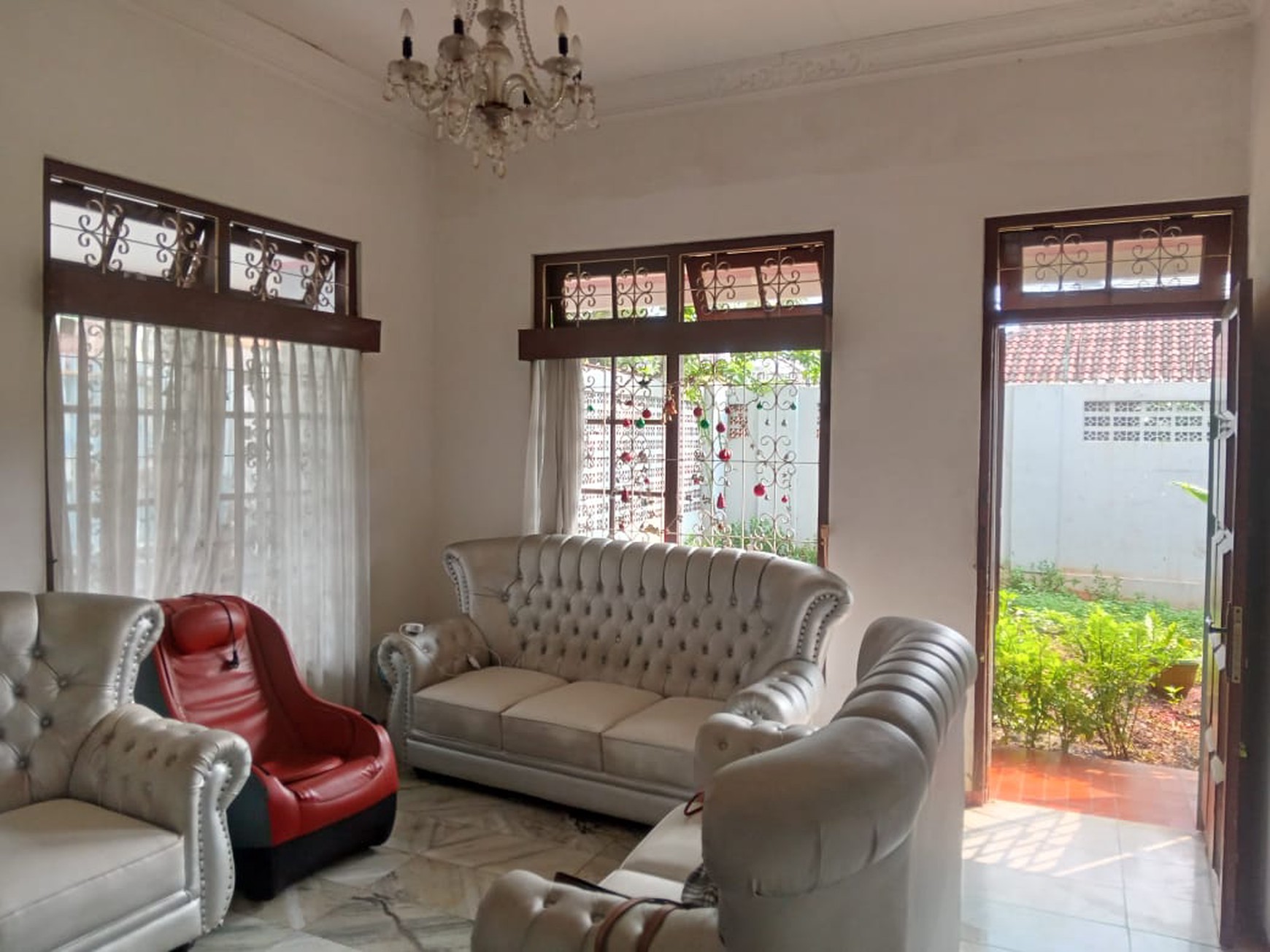 Rumah 1 Lantai Luas Siap Huni dengan Hunian Nyaman