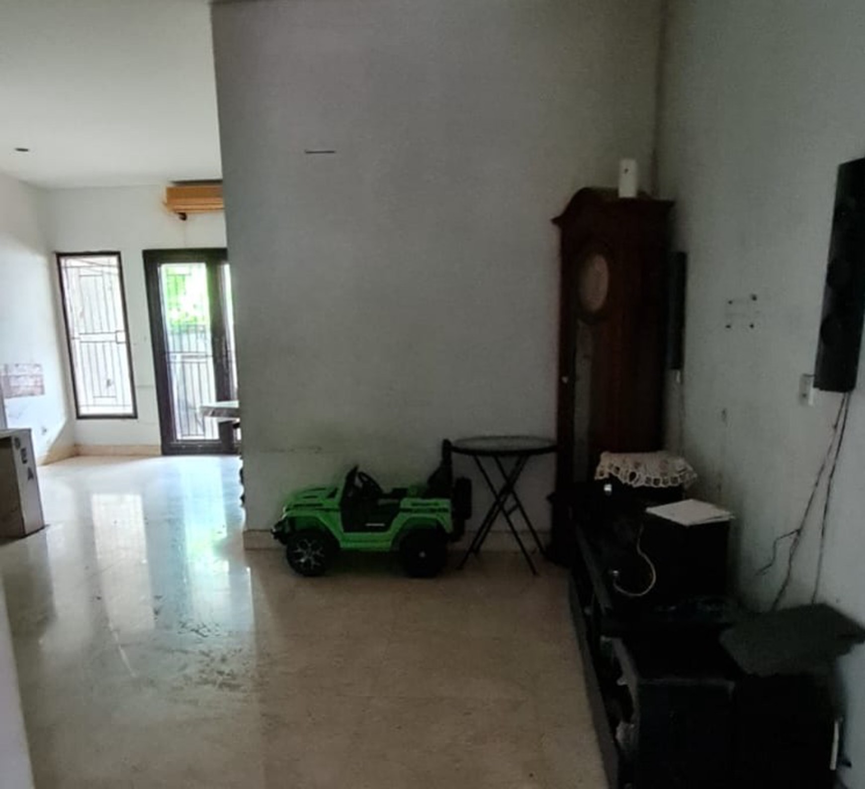 DIJUAL RUMAH SIAP HUNI DALAM CLUSTER DI LEBAK BULUS
