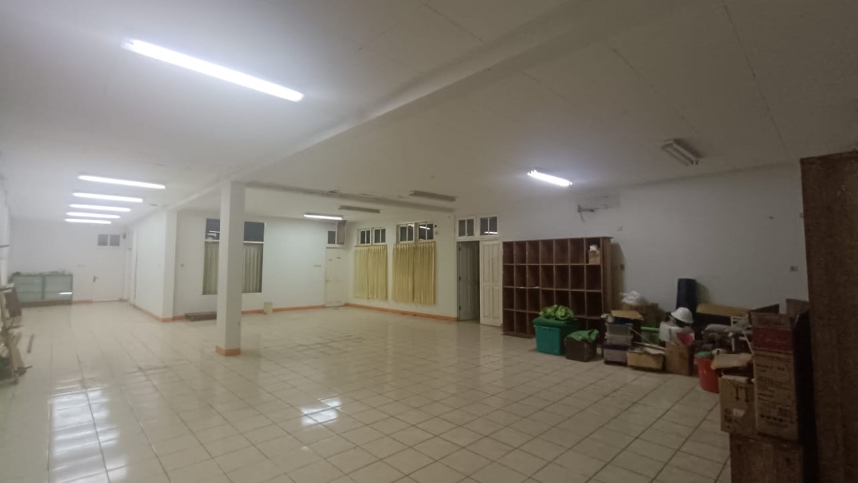 Dijual Harga Bersaing Gedung Cirendeu, Cocok untuk Rumah Sakit, Sekolah, Kantor