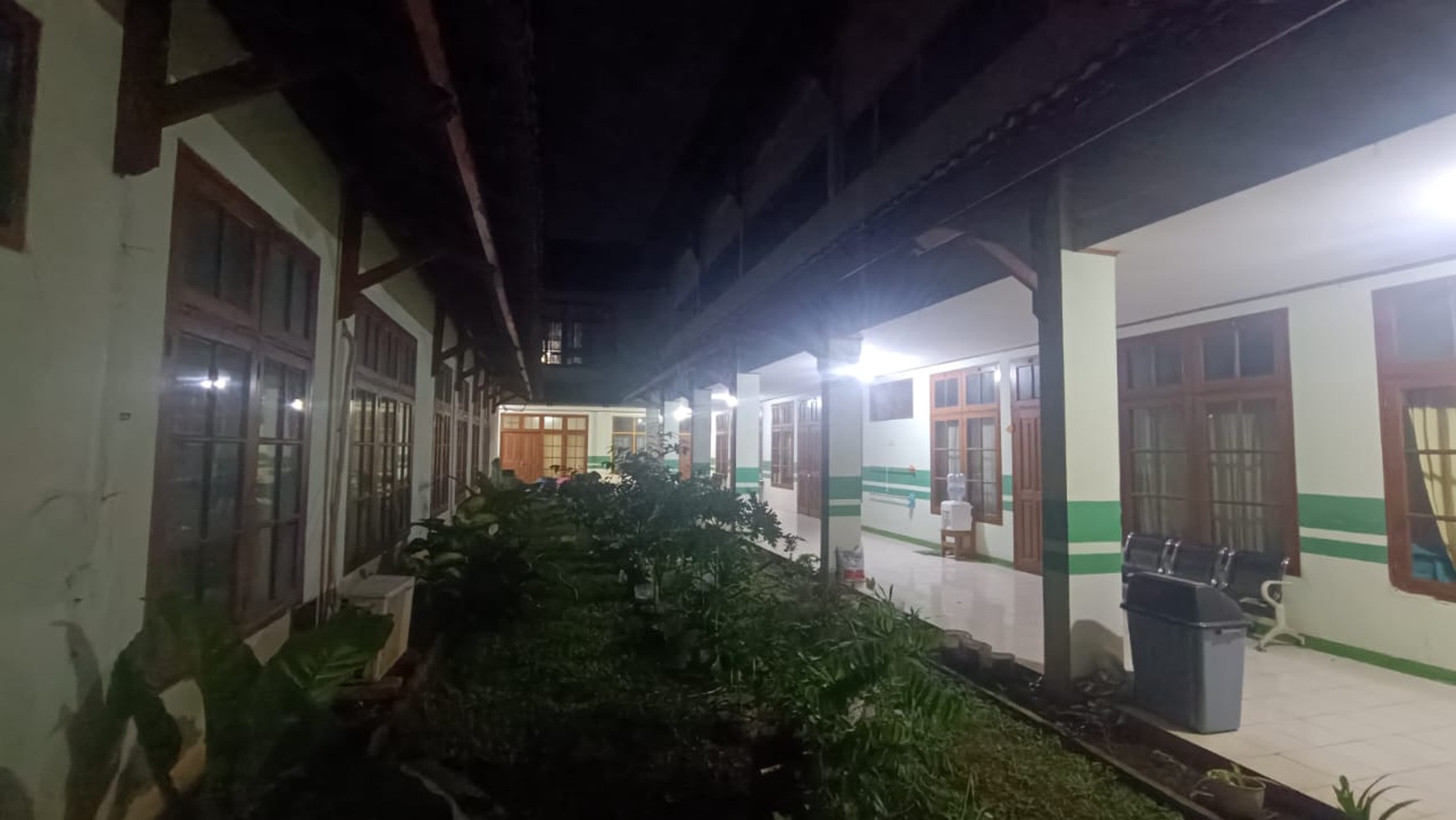 Dijual Harga Bersaing Gedung Cirendeu, Cocok untuk Rumah Sakit, Sekolah, Kantor