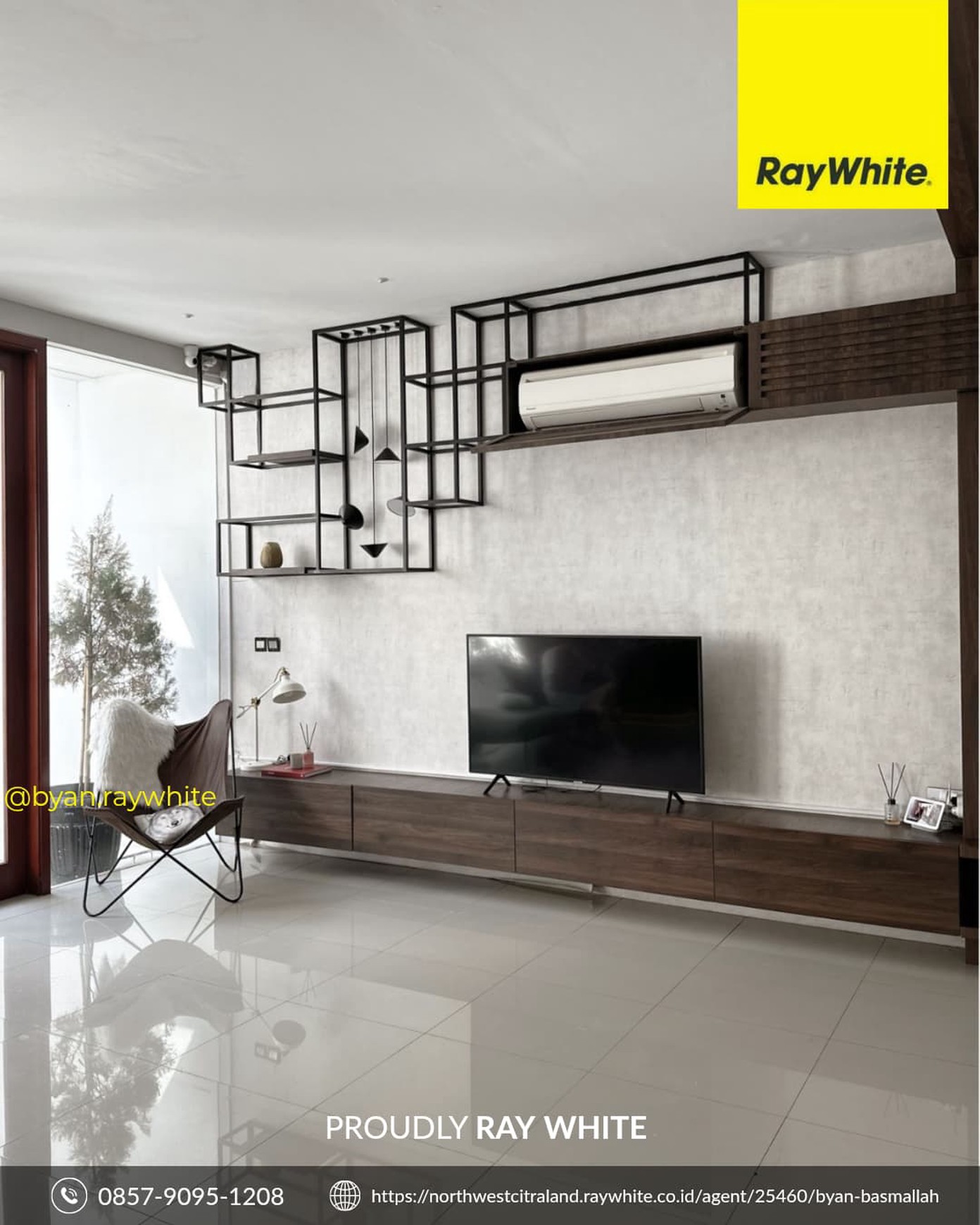 DIJUAL RUMAH SEMI FURNISHED MODERN - PRAMBANAN RESIDENCE