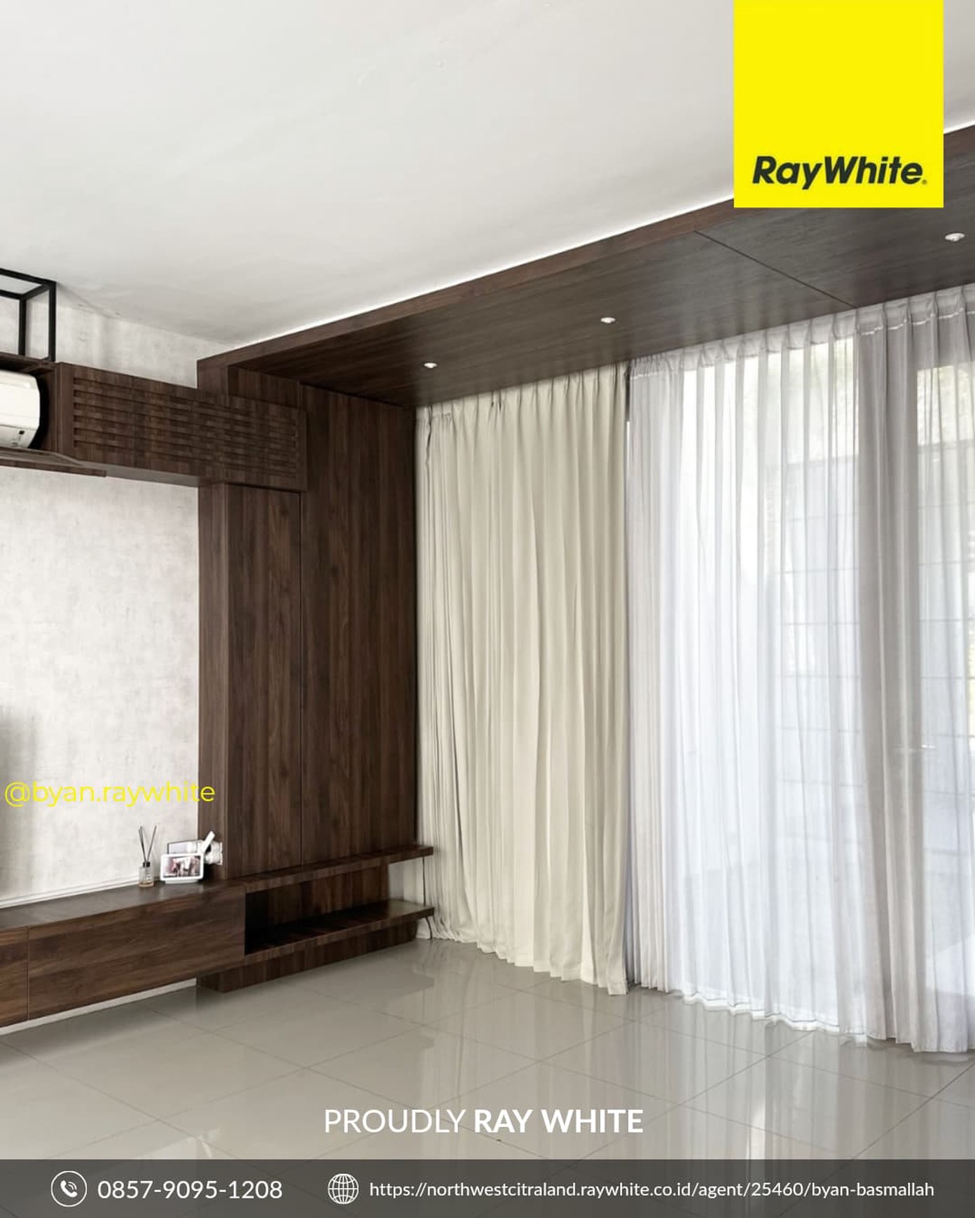 DIJUAL RUMAH SEMI FURNISHED MODERN - PRAMBANAN RESIDENCE
