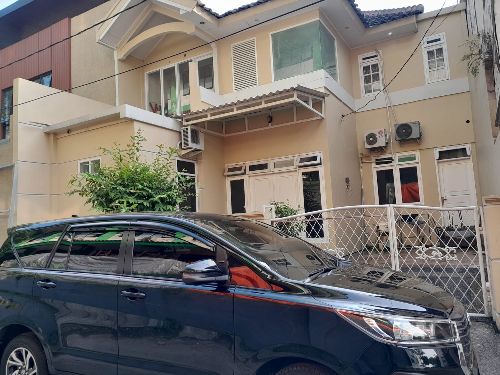 Rumah Siap Huni dengan Hunian Nyaman dan Asri di Pesanggrahan, Jakarta Selatan