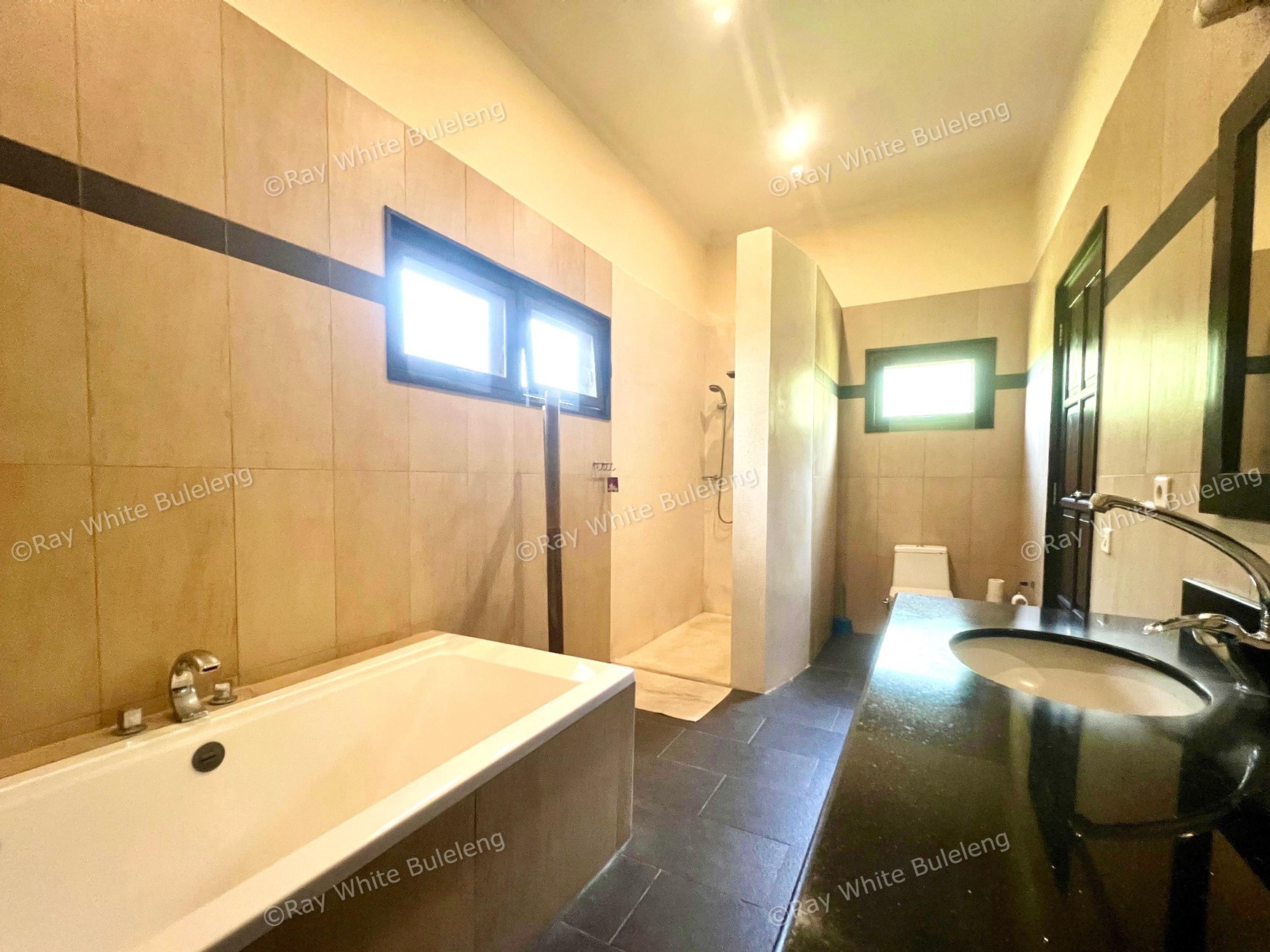 Luxury Beachfront Villa with Guest House and Spacious Garden