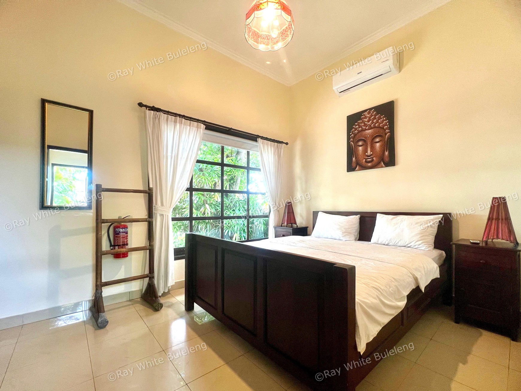 Luxury Beachfront Villa with Guest House and Spacious Garden