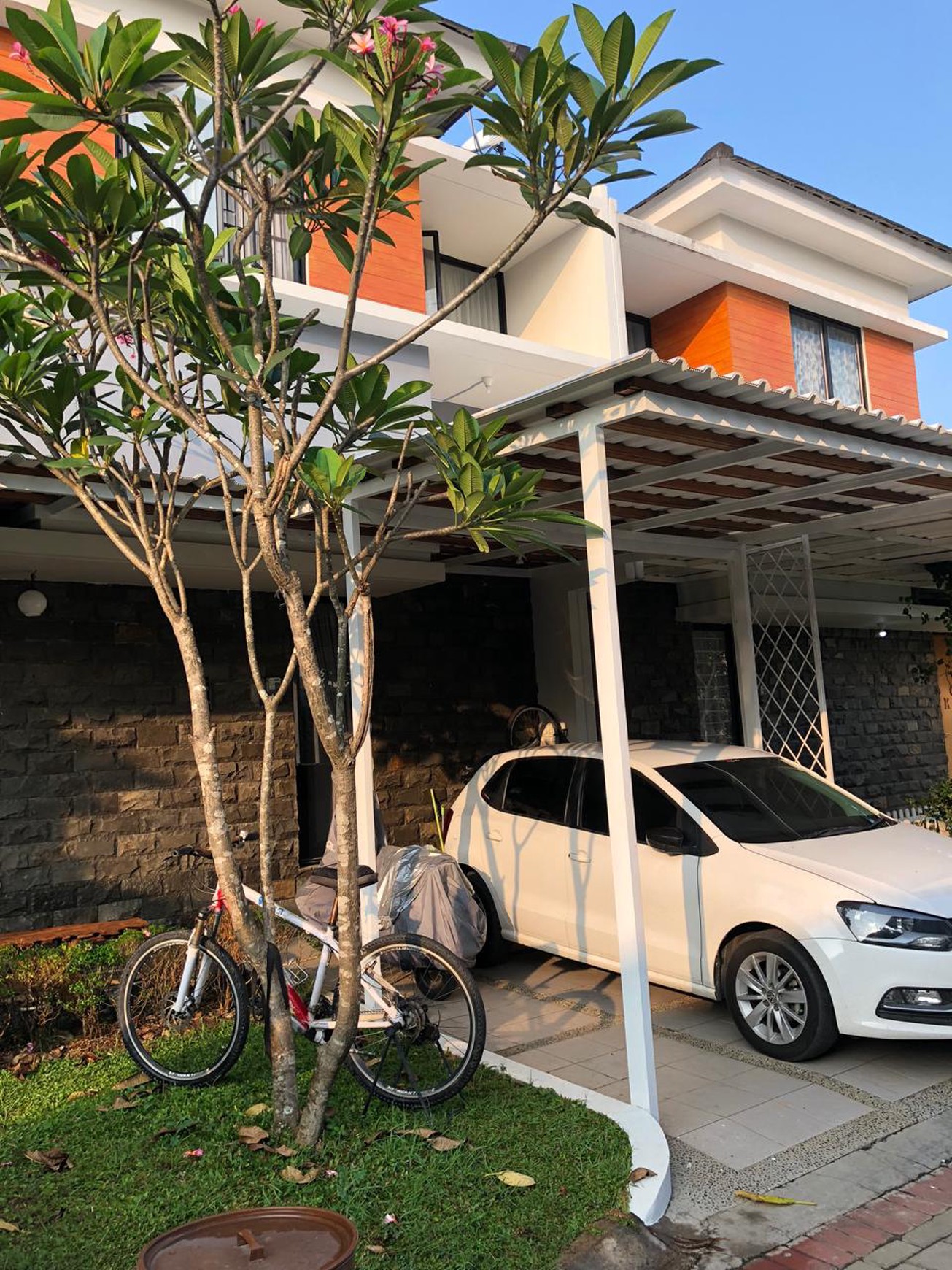 Rumah 2 Lantai Siap Huni dengan Hunian Nyaman dan Asri @Depok